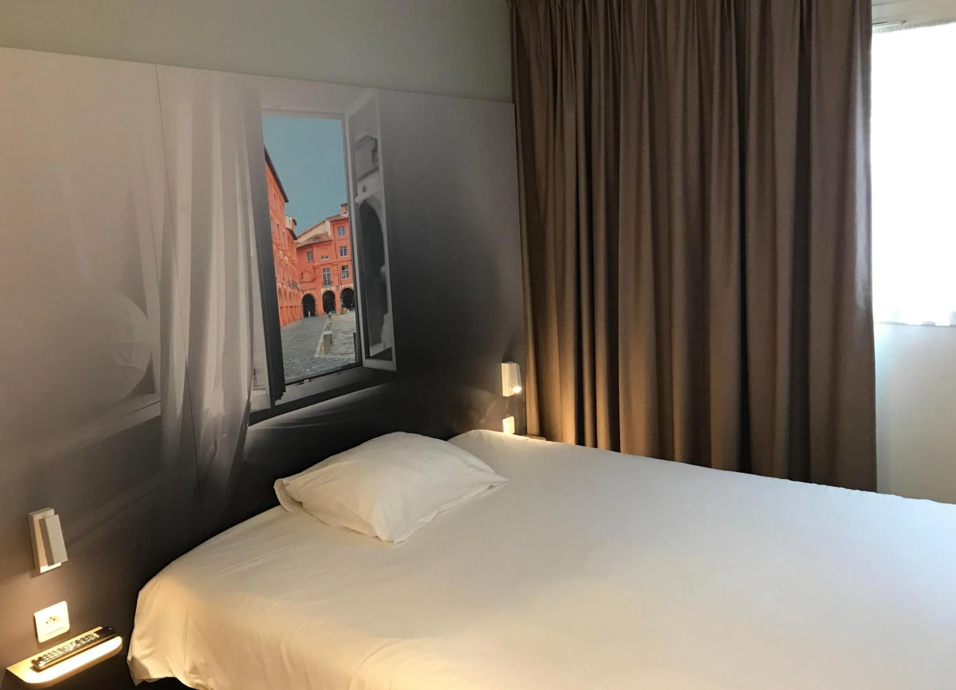 Magnifique chambre pour un séminaire d'entreprise à B&B HOTEL Montauban - Montauban