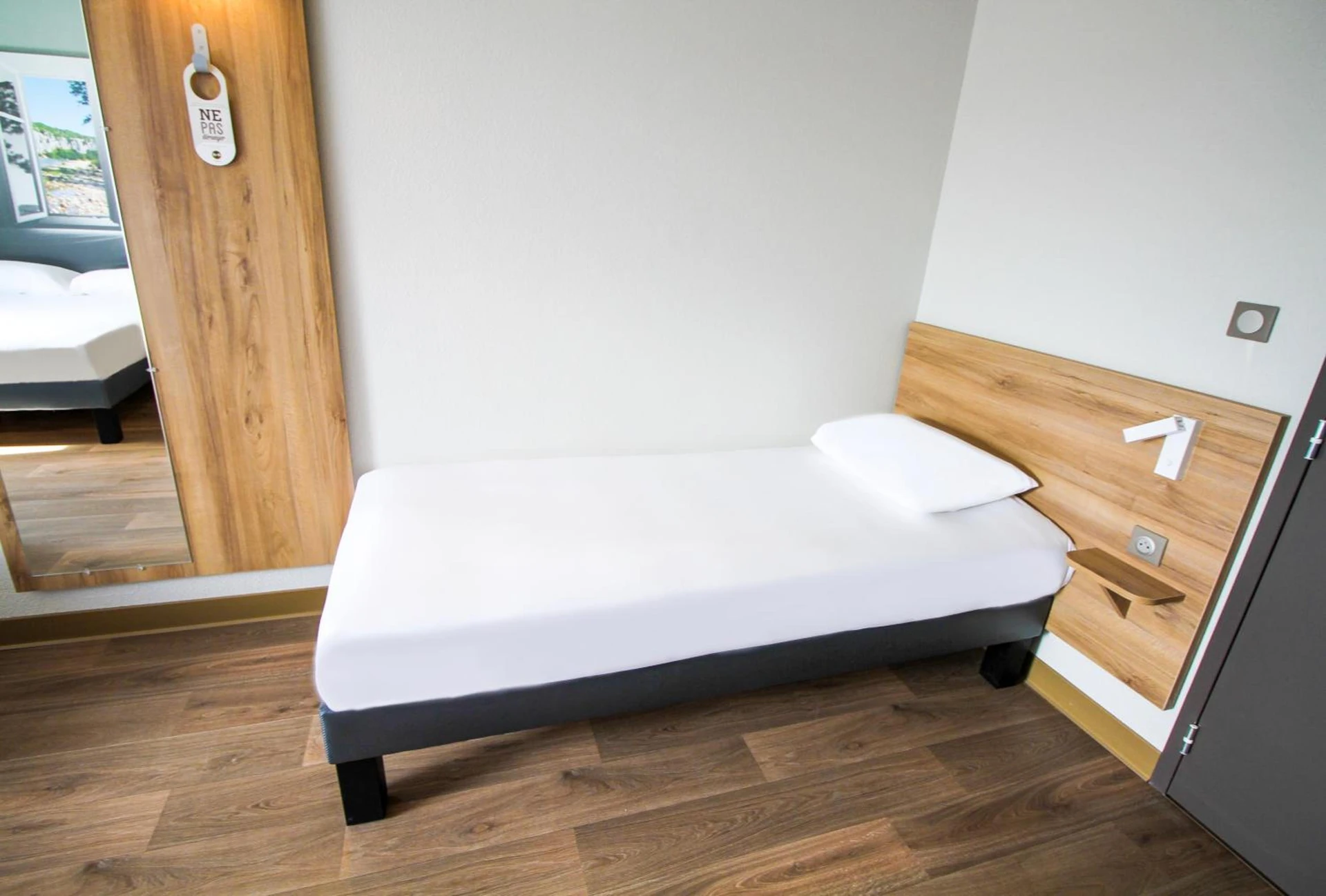 Chambre disponible pour un séminaire d'entreprise à B&B HOTEL Montélimar Sud - Montélimar