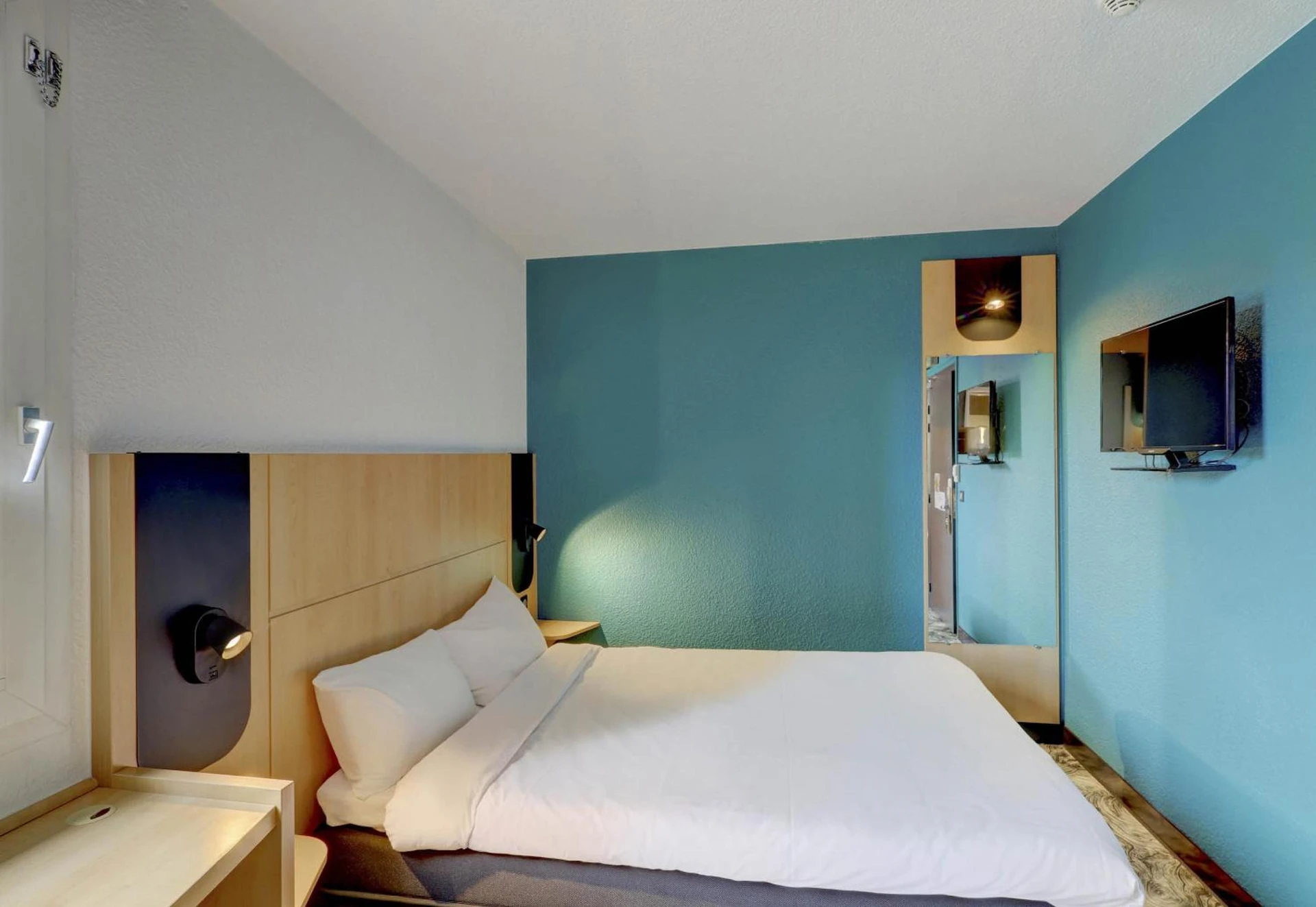 Chambre disponible pour un séminaire d'entreprise à B&B HOTEL Montluçon Centre - Montluçon