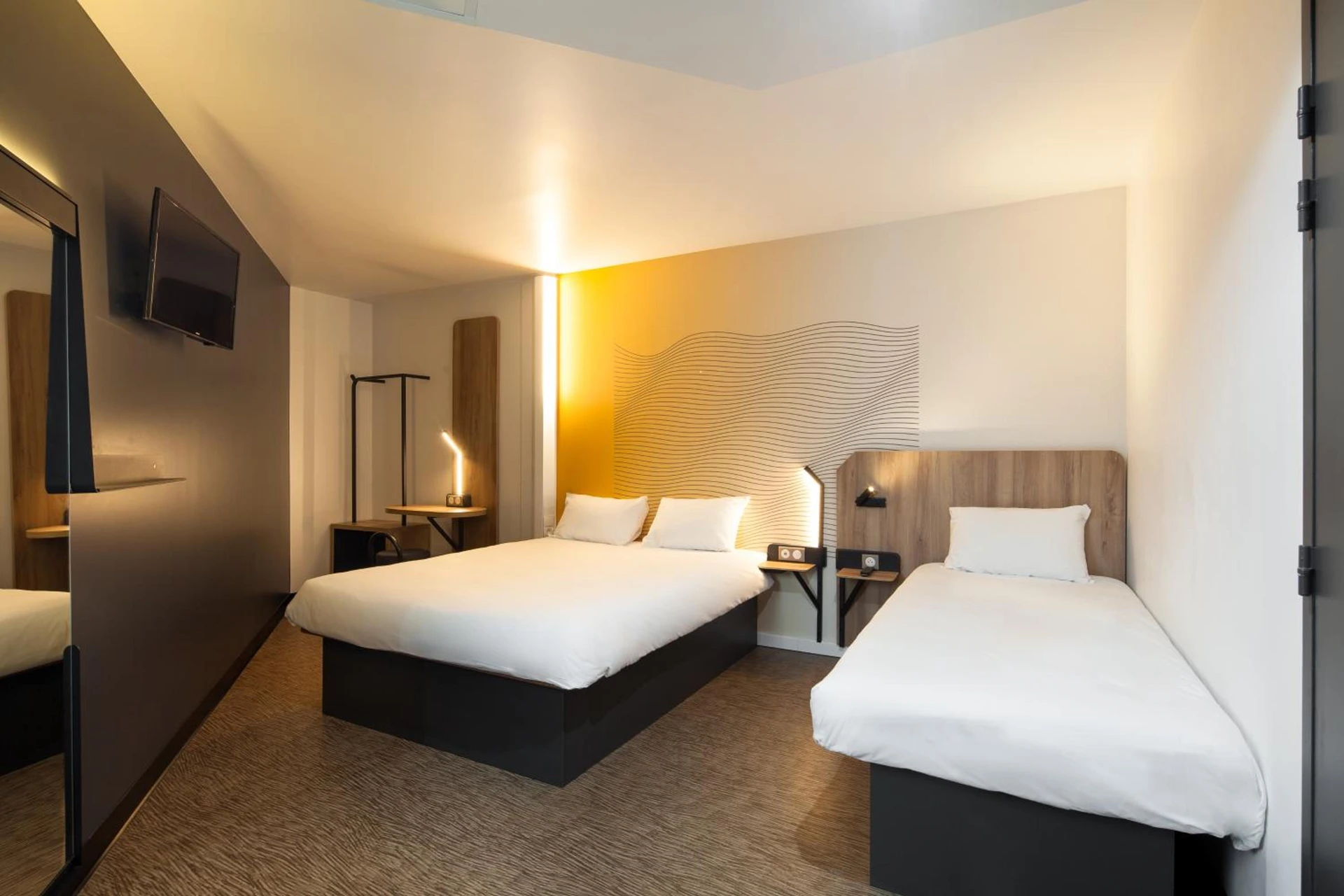 Chambre disponible pour un séminaire d'entreprise à B&B HOTEL NANTERRE Rueil-Malmaison - Nanterre