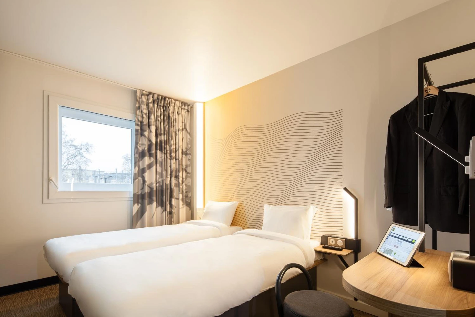 Chambre disponible pour un séminaire d'entreprise à B&B HOTEL NANTERRE Rueil-Malmaison - Nanterre
