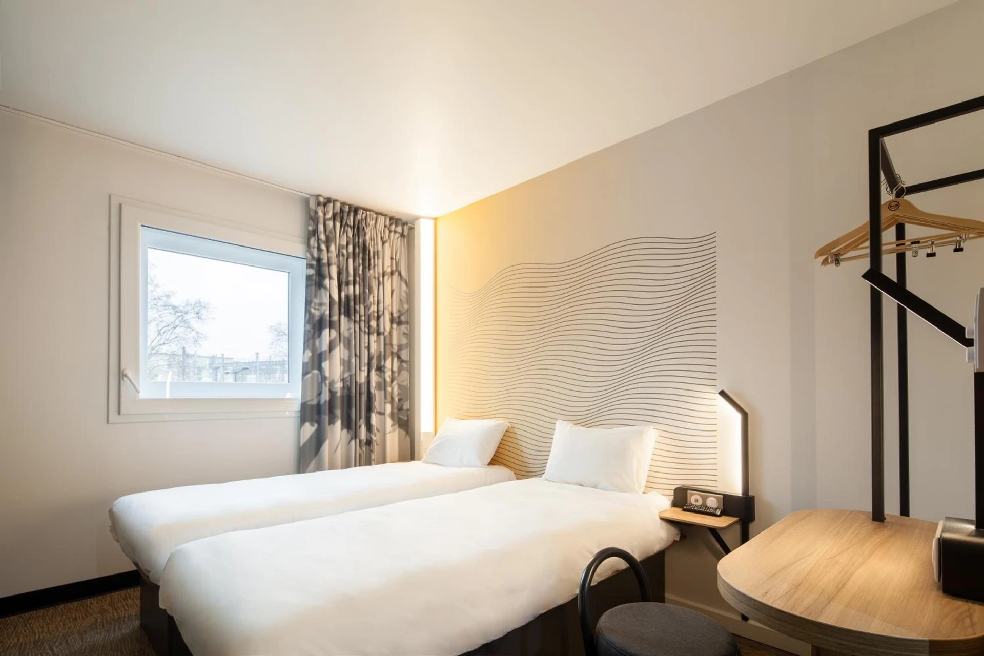 Magnifique chambre pour un séminaire d'entreprise à B&B HOTEL NANTERRE Rueil-Malmaison - Nanterre