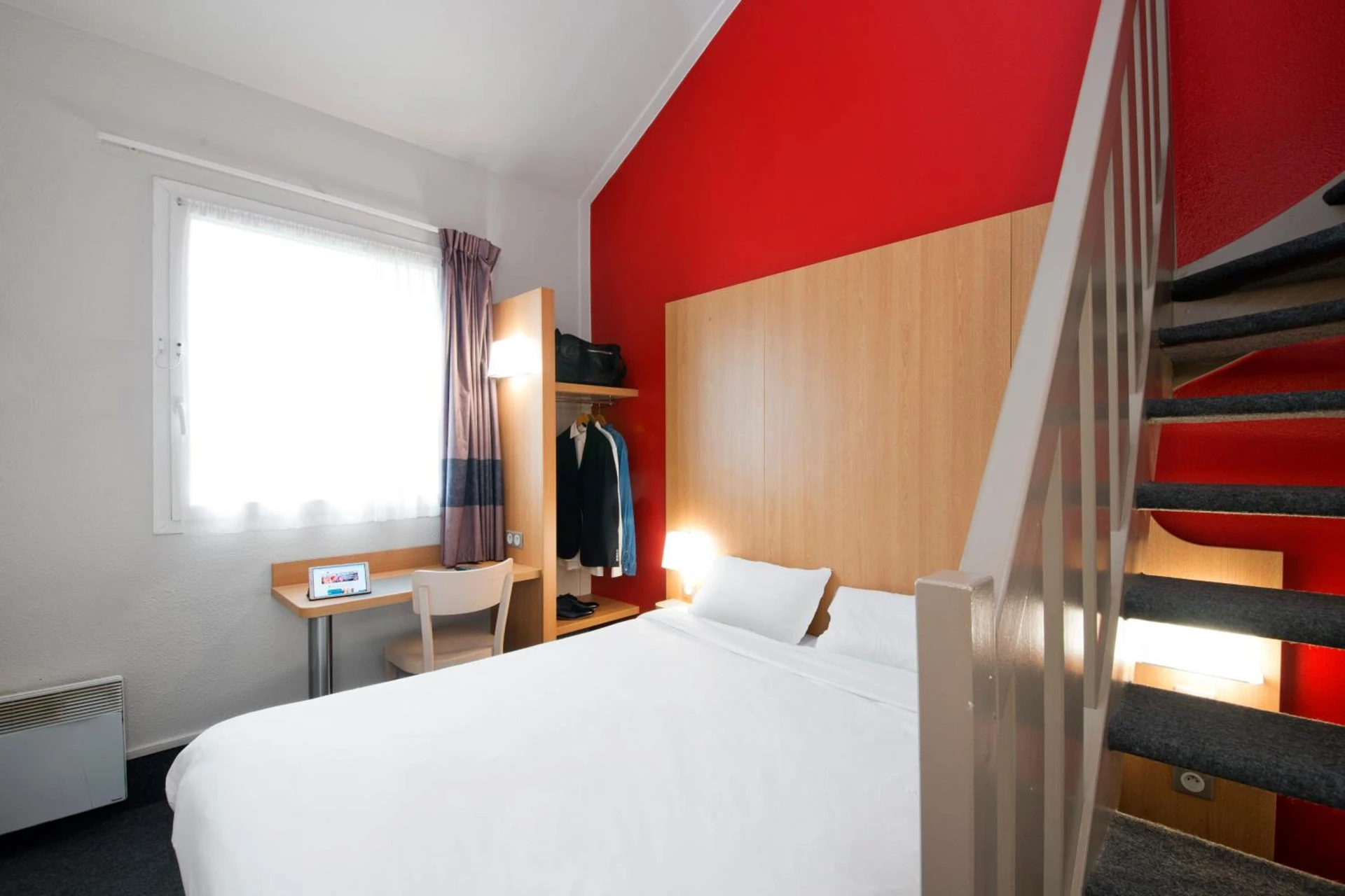 Chambre disponible pour un séminaire d'entreprise à B&B HOTEL Nantes Aéroport - Bouguenais