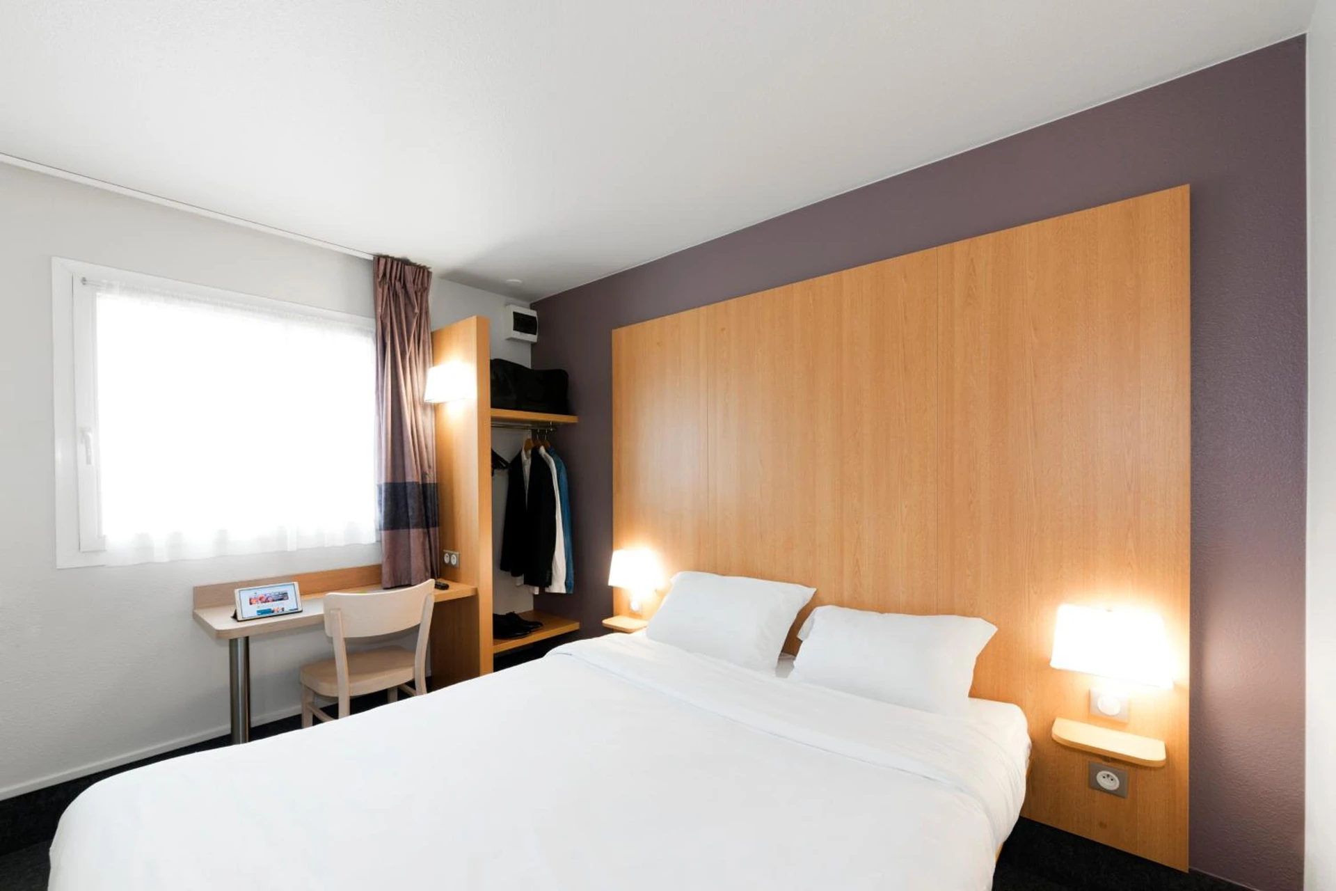 Magnifique chambre pour un séminaire d'entreprise à B&B HOTEL Nantes Aéroport - Bouguenais