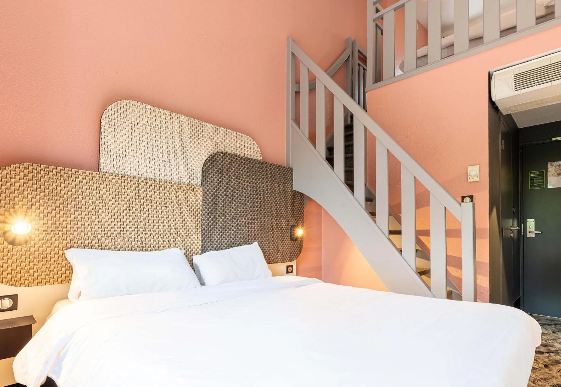 Chambre disponible pour un séminaire d'entreprise à B&B HOTEL Nantes Atlantis Le Zenith - Saint-Herblain