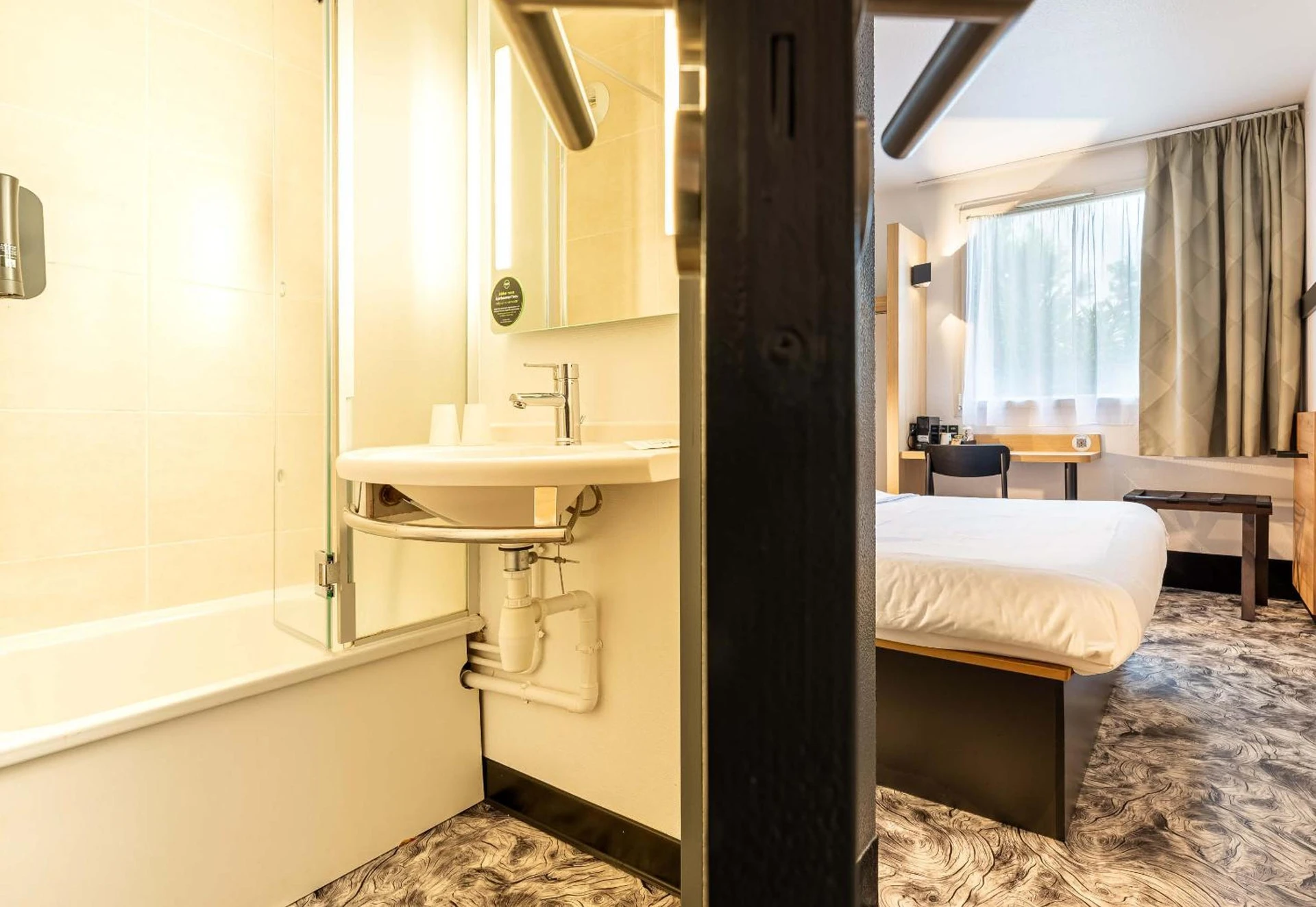 Magnifique chambre pour un séminaire d'entreprise à B&B HOTEL Nantes Atlantis Le Zenith - Saint-Herblain