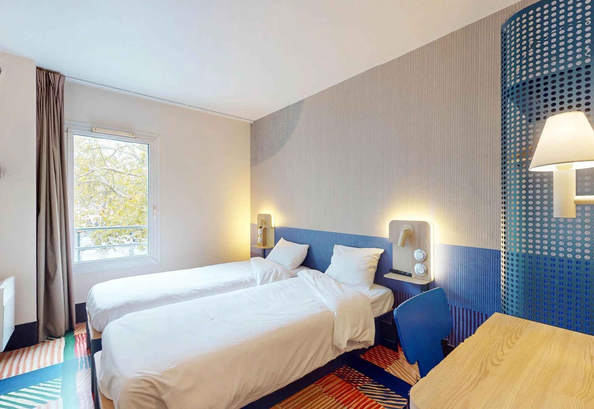 Chambre disponible pour un séminaire d'entreprise à B&B HOTEL Nantes Centre - Nantes