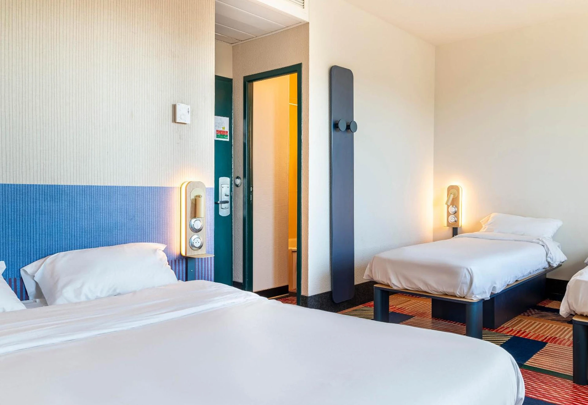Chambre disponible pour un séminaire d'entreprise à B&B HOTEL Nantes Centre - Nantes