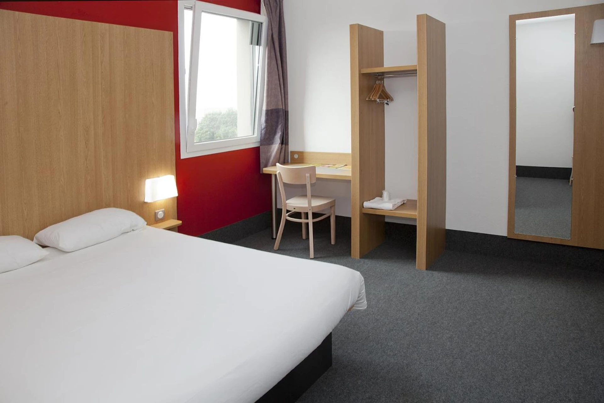 Chambre disponible pour un séminaire d'entreprise à B&B HOTEL Nantes Savenay - Savenay