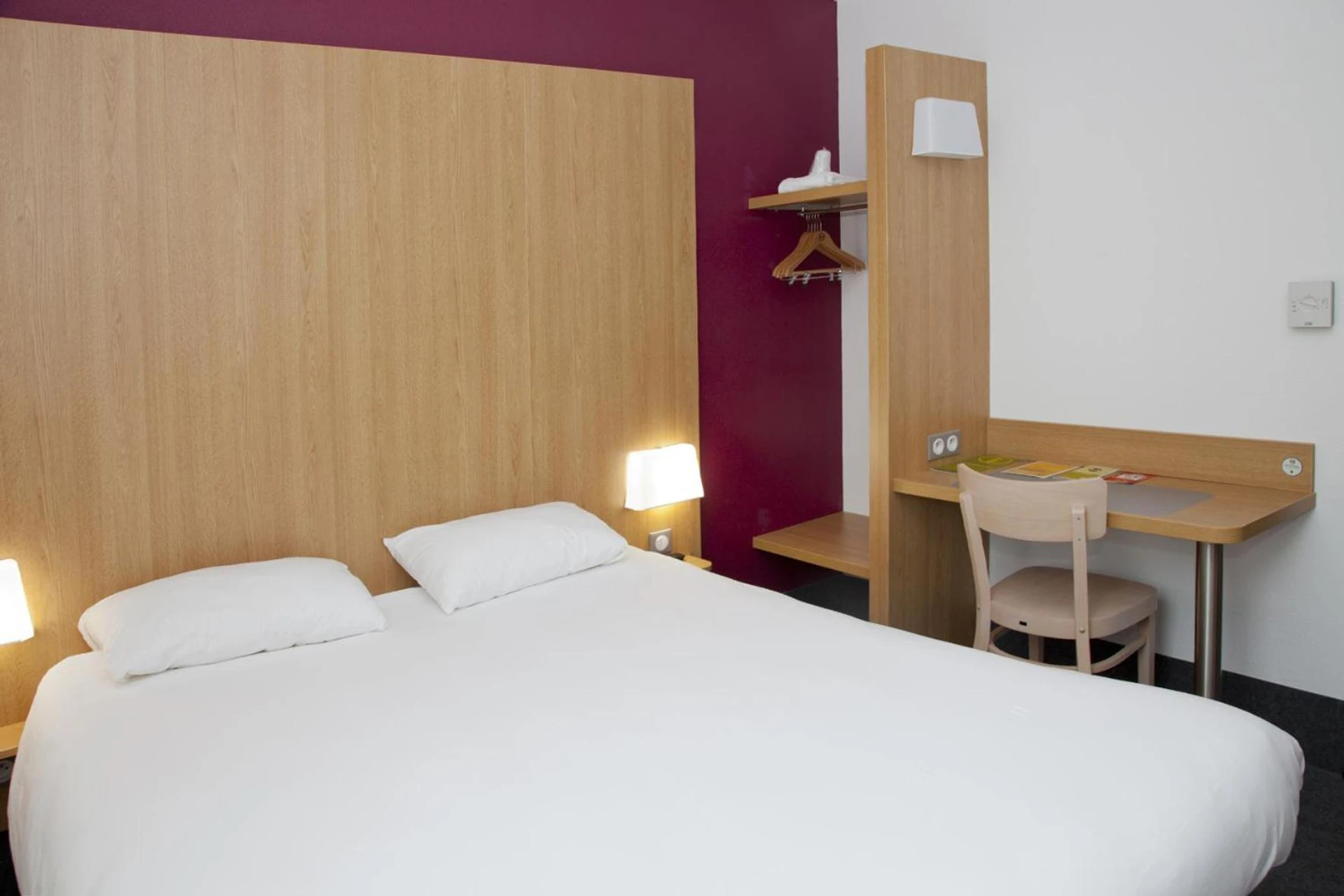 Chambre disponible pour un séminaire d'entreprise à B&B HOTEL Nantes Savenay - Savenay