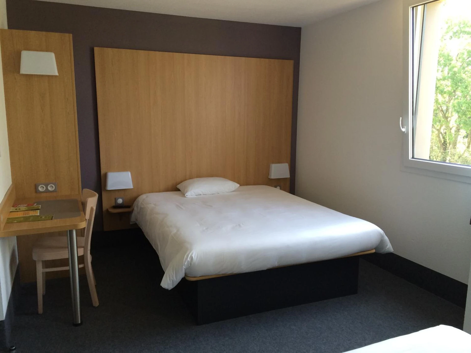 Chambre disponible pour un séminaire d'entreprise à B&B HOTEL Nantes Savenay - Savenay