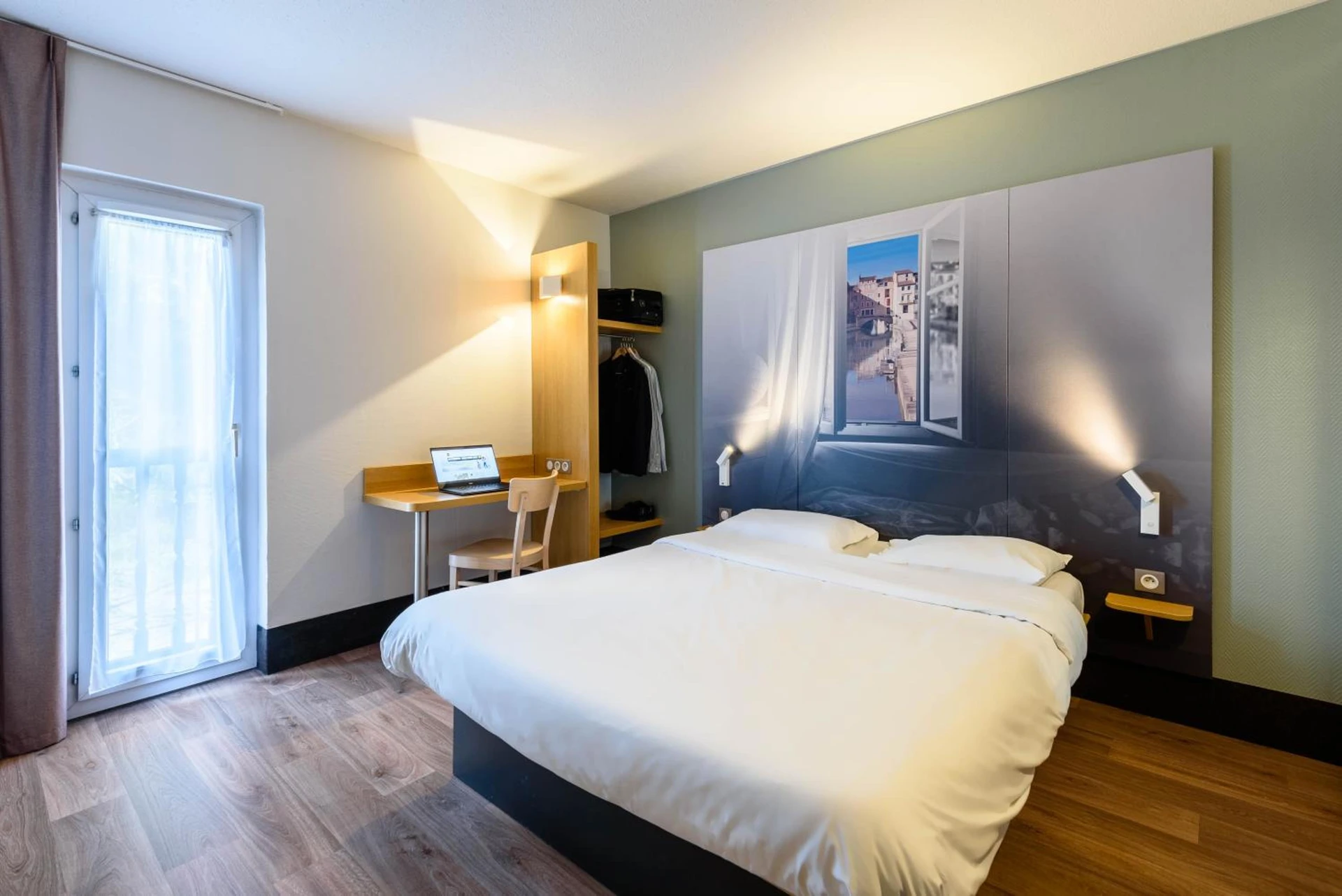 Chambre disponible pour un séminaire d'entreprise à B&B HOTEL Narbonne 1 - Narbonne