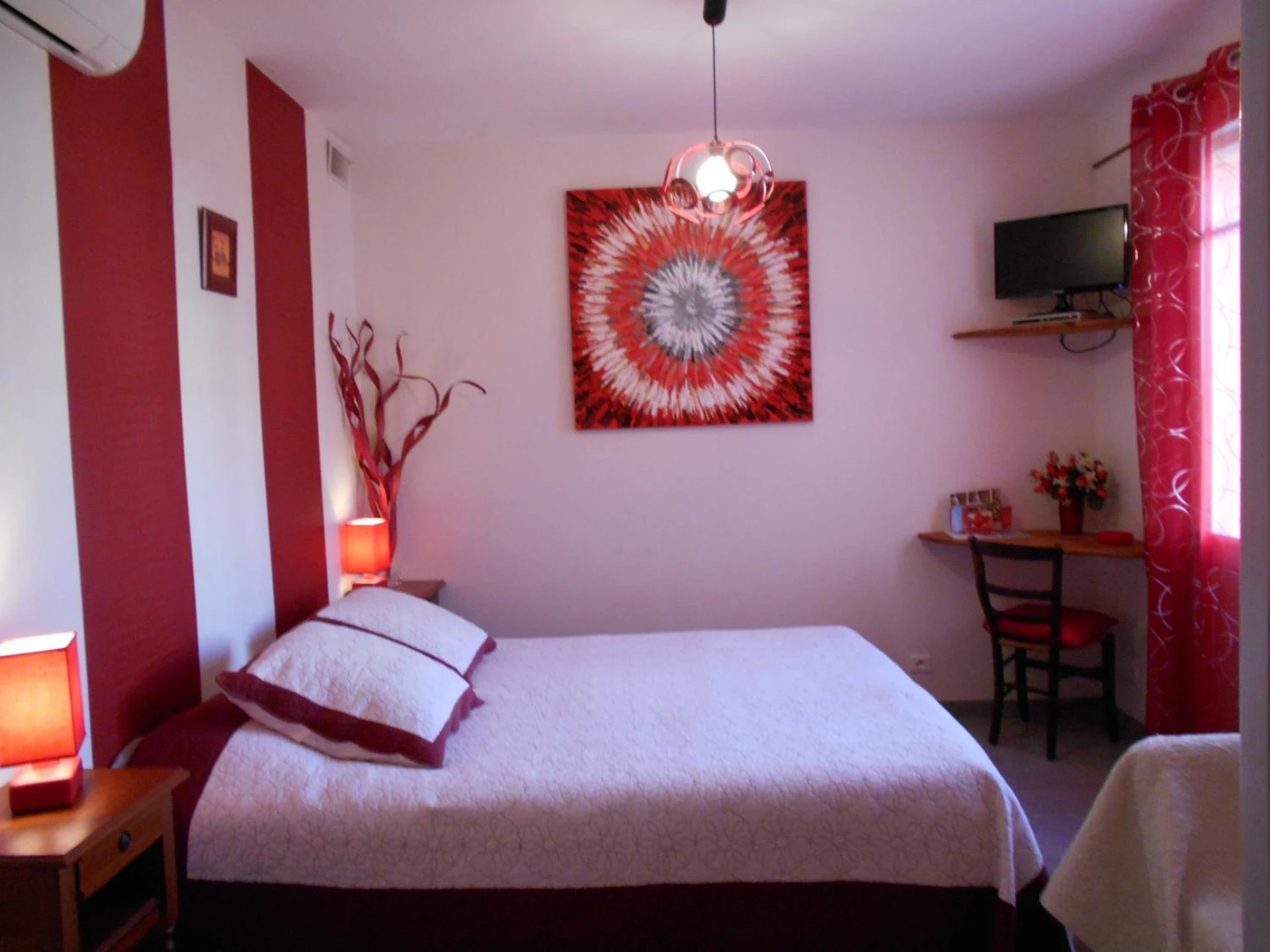 Magnifique chambre pour un séminaire d'entreprise à Les Tilleuls B&B - Orange