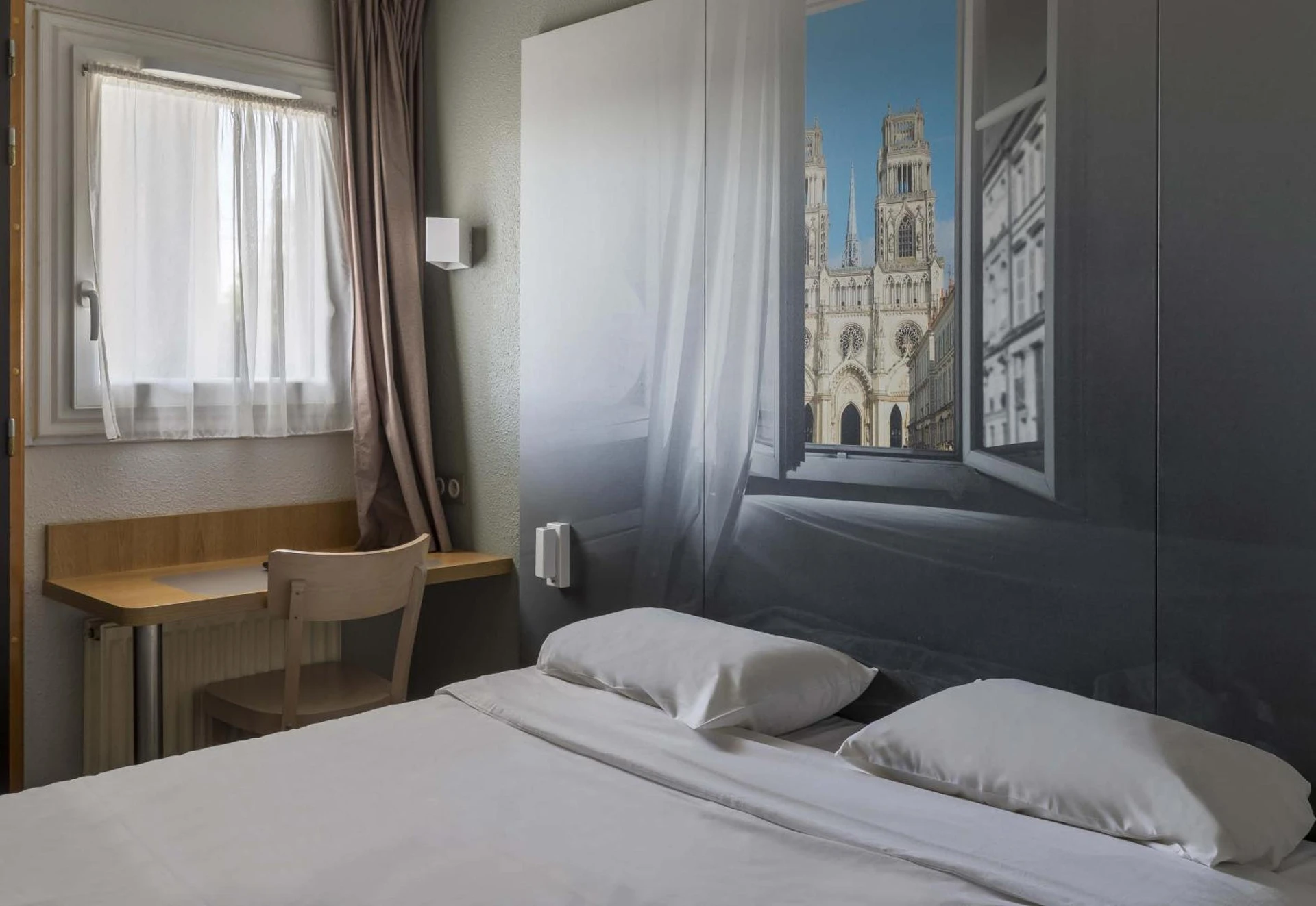 Chambre disponible pour un séminaire d'entreprise à B&B HOTEL Orléans Ouest La Chapelle-Saint-Mesmin - La Chapelle-Saint-Mesmin