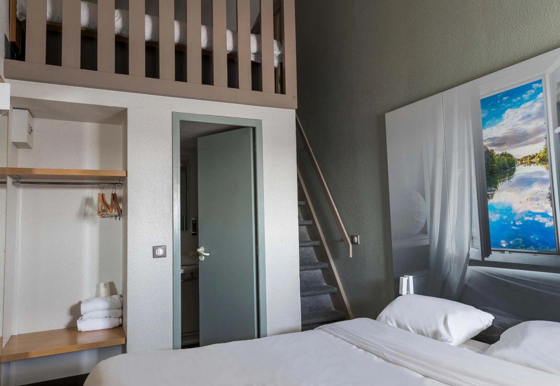 Chambre disponible pour un séminaire d'entreprise à B&B HOTEL Orléans Ouest La Chapelle-Saint-Mesmin - La Chapelle-Saint-Mesmin