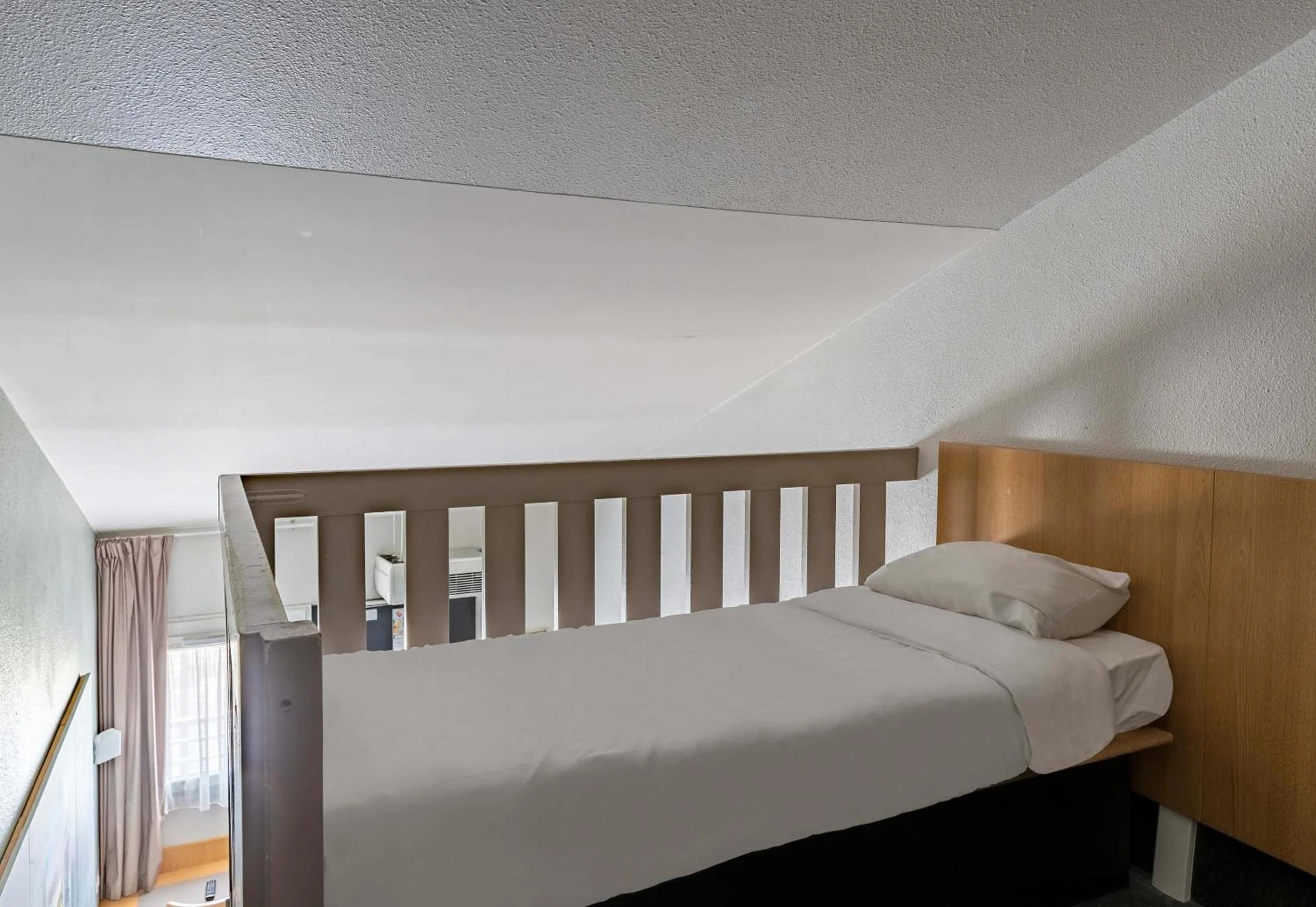 Chambre disponible pour un séminaire d'entreprise à B&B HOTEL Orléans Ouest La Chapelle-Saint-Mesmin - La Chapelle-Saint-Mesmin