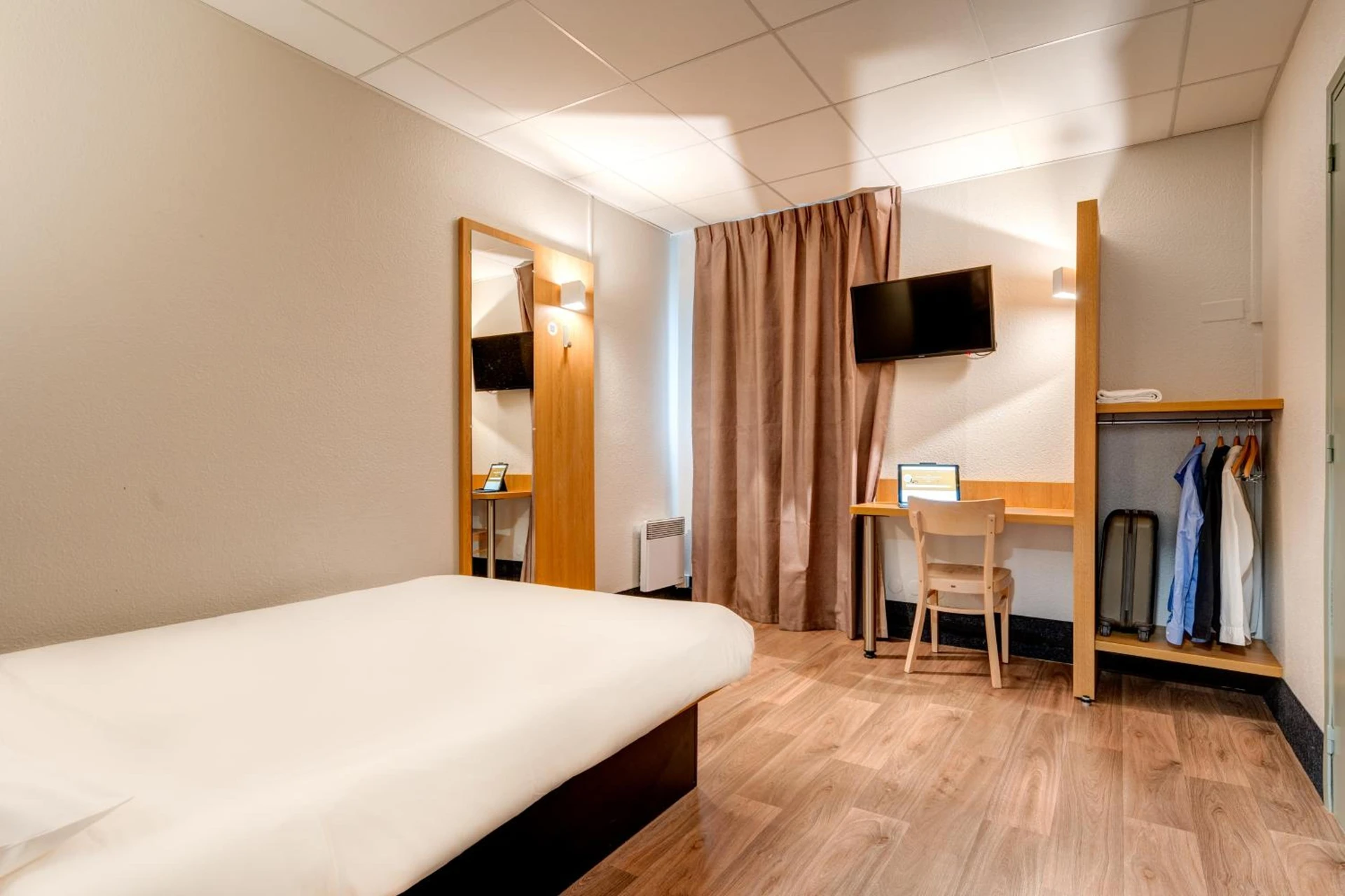 Chambre disponible pour un séminaire d'entreprise à B&B HOTEL Orly Rungis Aéroport 2 étoiles - Rungis