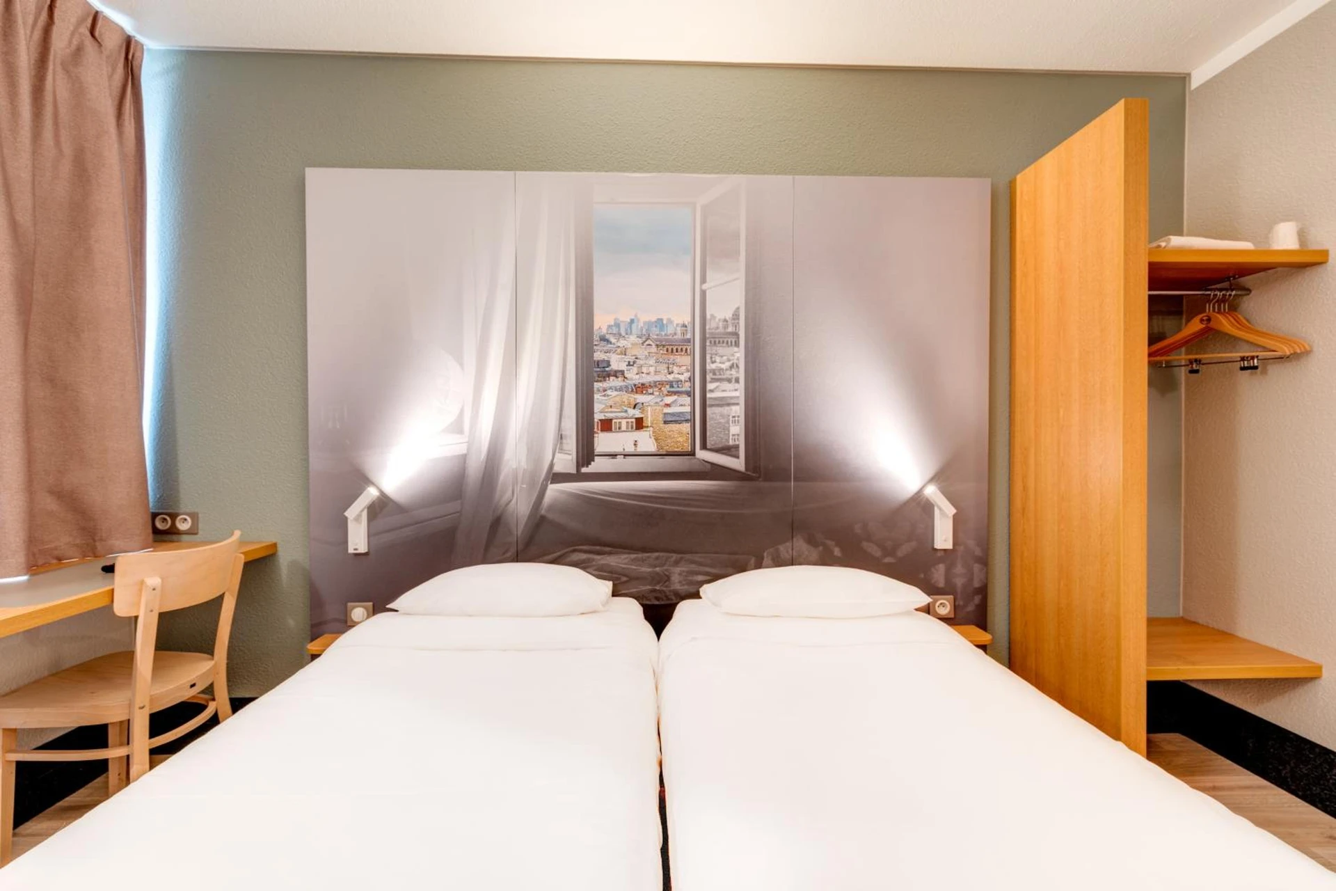 Chambre disponible pour un séminaire d'entreprise à B&B HOTEL Orly Rungis Aéroport 2 étoiles - Rungis