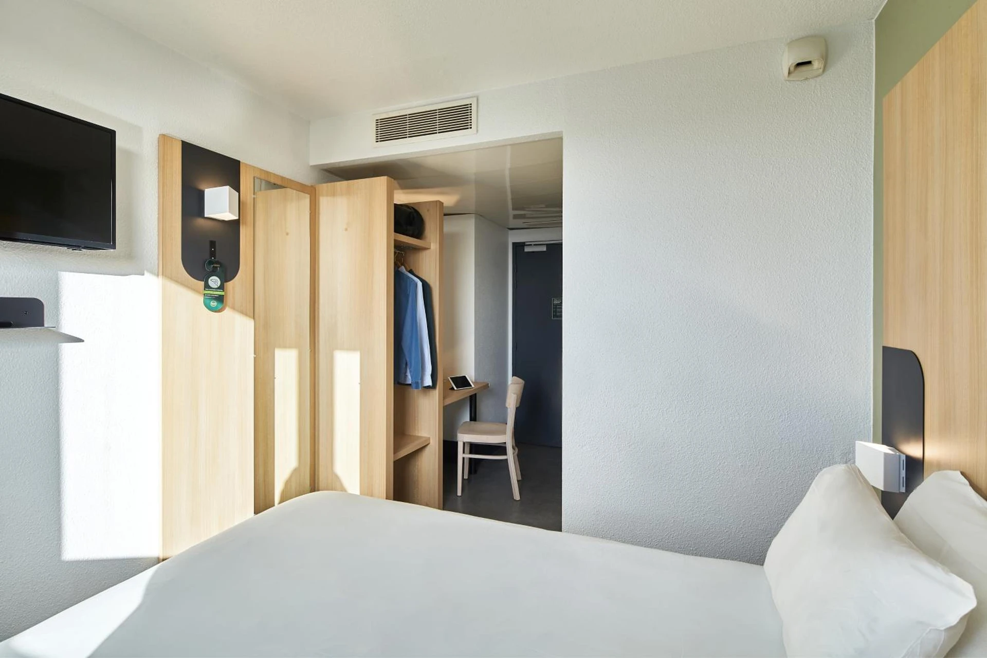 Magnifique chambre pour un séminaire d'entreprise à B&B HOTEL Paris Nord Gonesse Parc des Expos - Gonesse