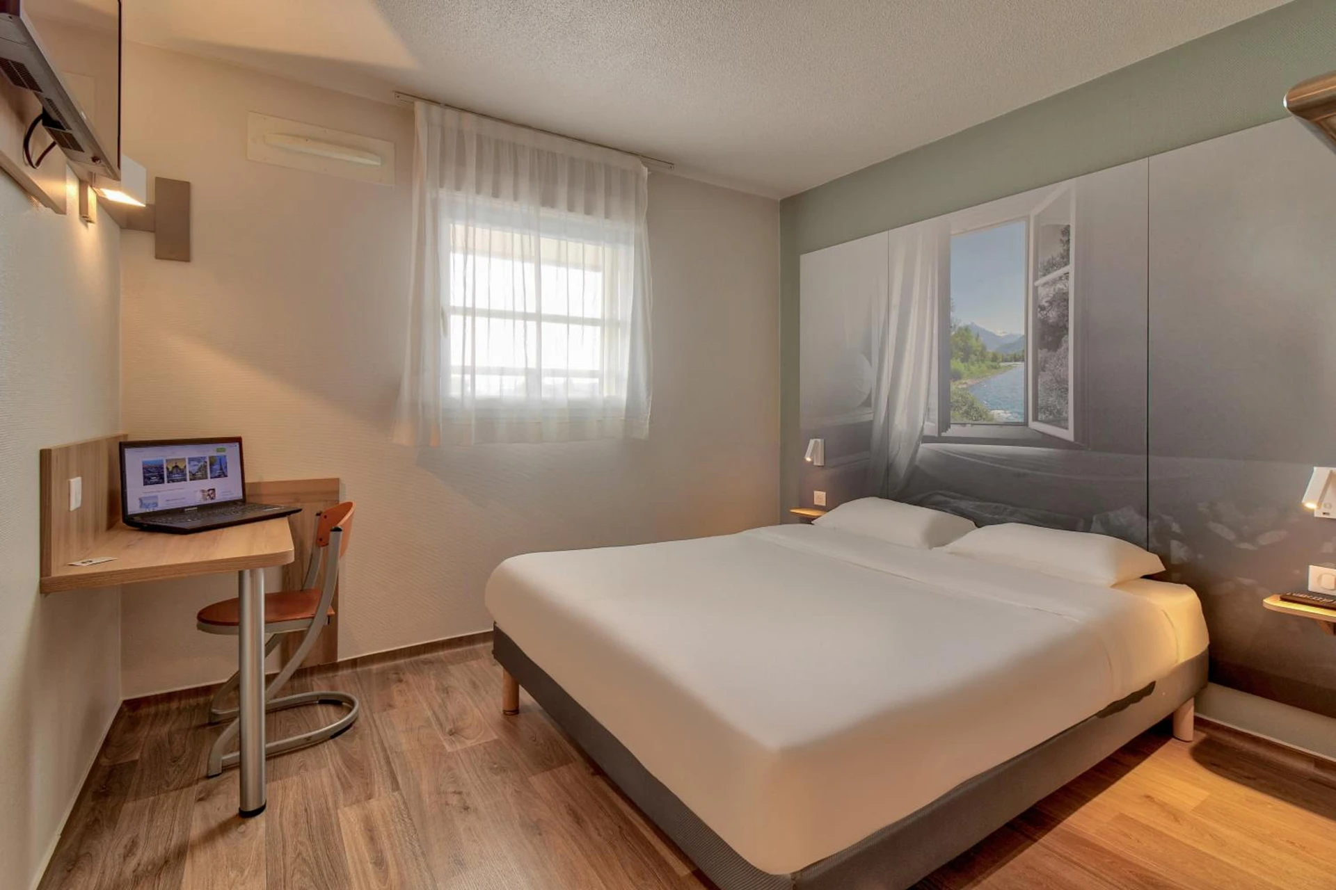 Chambre disponible pour un séminaire d'entreprise à B&B HOTEL Pau Lescar - Lescar