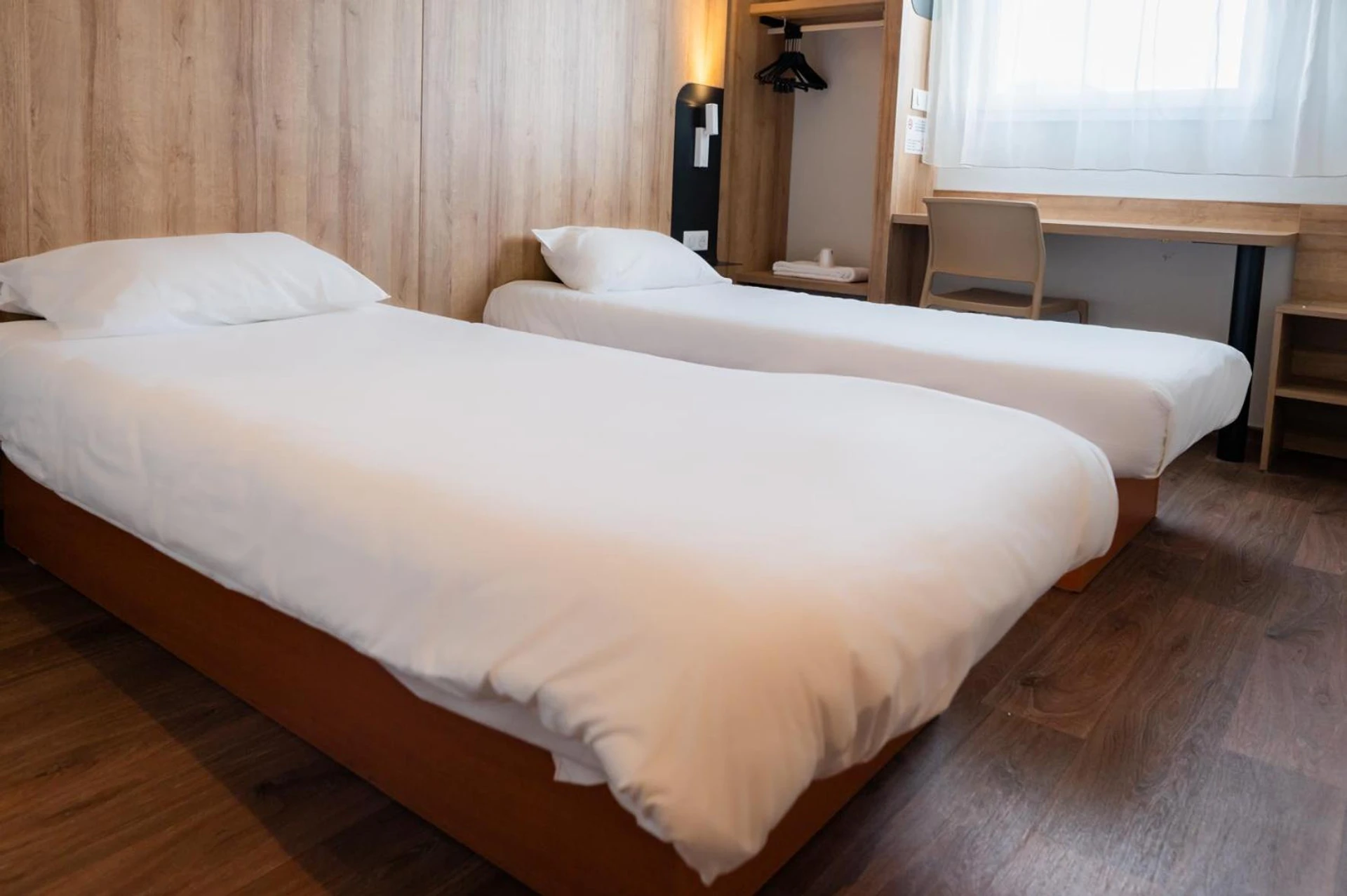Chambre disponible pour un séminaire d'entreprise à B&B HOTEL Pau Lescar - Lescar