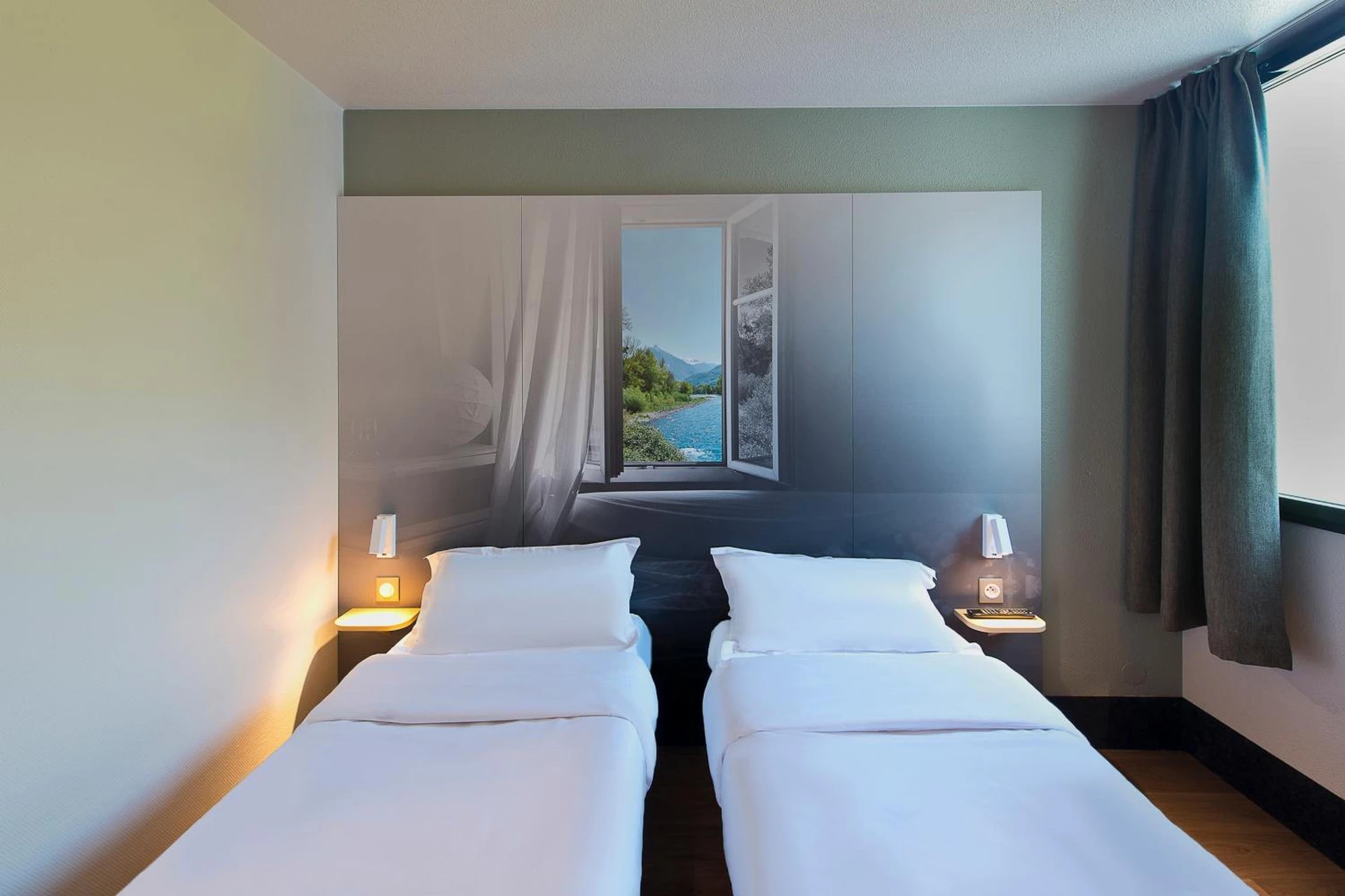 Chambre disponible pour un séminaire d'entreprise à B&B HOTEL Pau Zénith - Pau