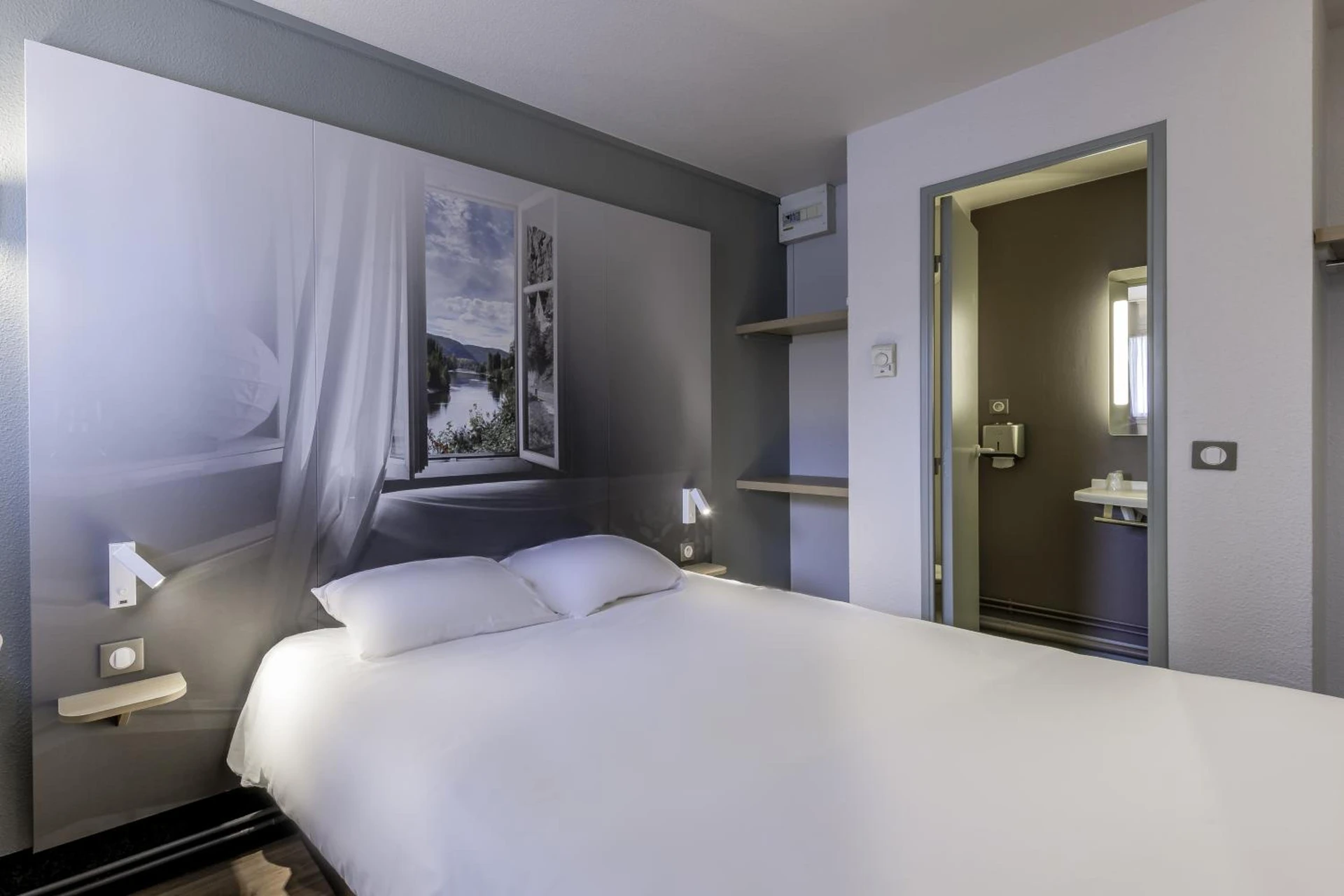 Chambre disponible pour un séminaire d'entreprise à B&B HOTEL Périgueux Boulazac - Boulazac