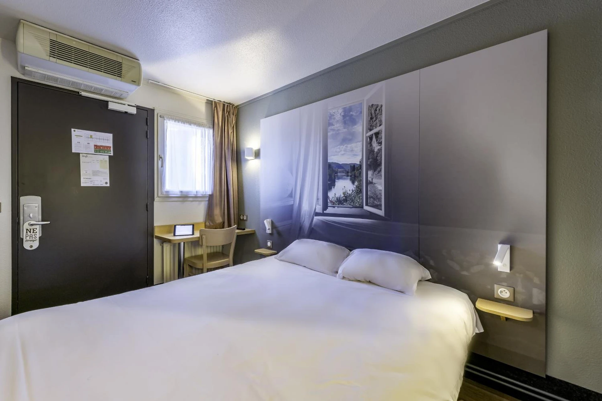 Chambre disponible pour un séminaire d'entreprise à B&B HOTEL Périgueux Boulazac - Boulazac