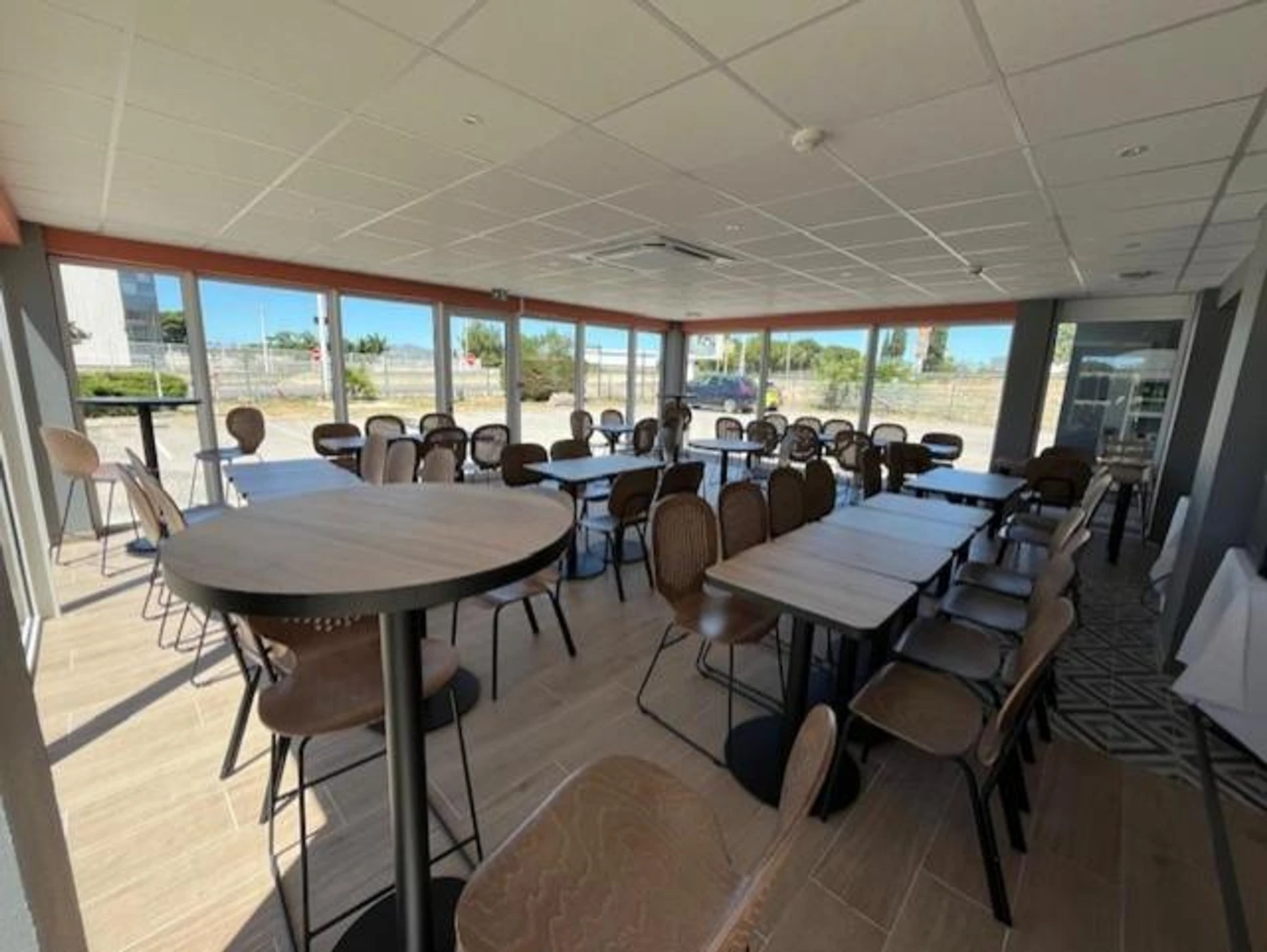 Espaces de team building à B&B HOTEL PERPIGNAN Nord Aéroport - Organiser un séminaire d'entreprise à Perpignan