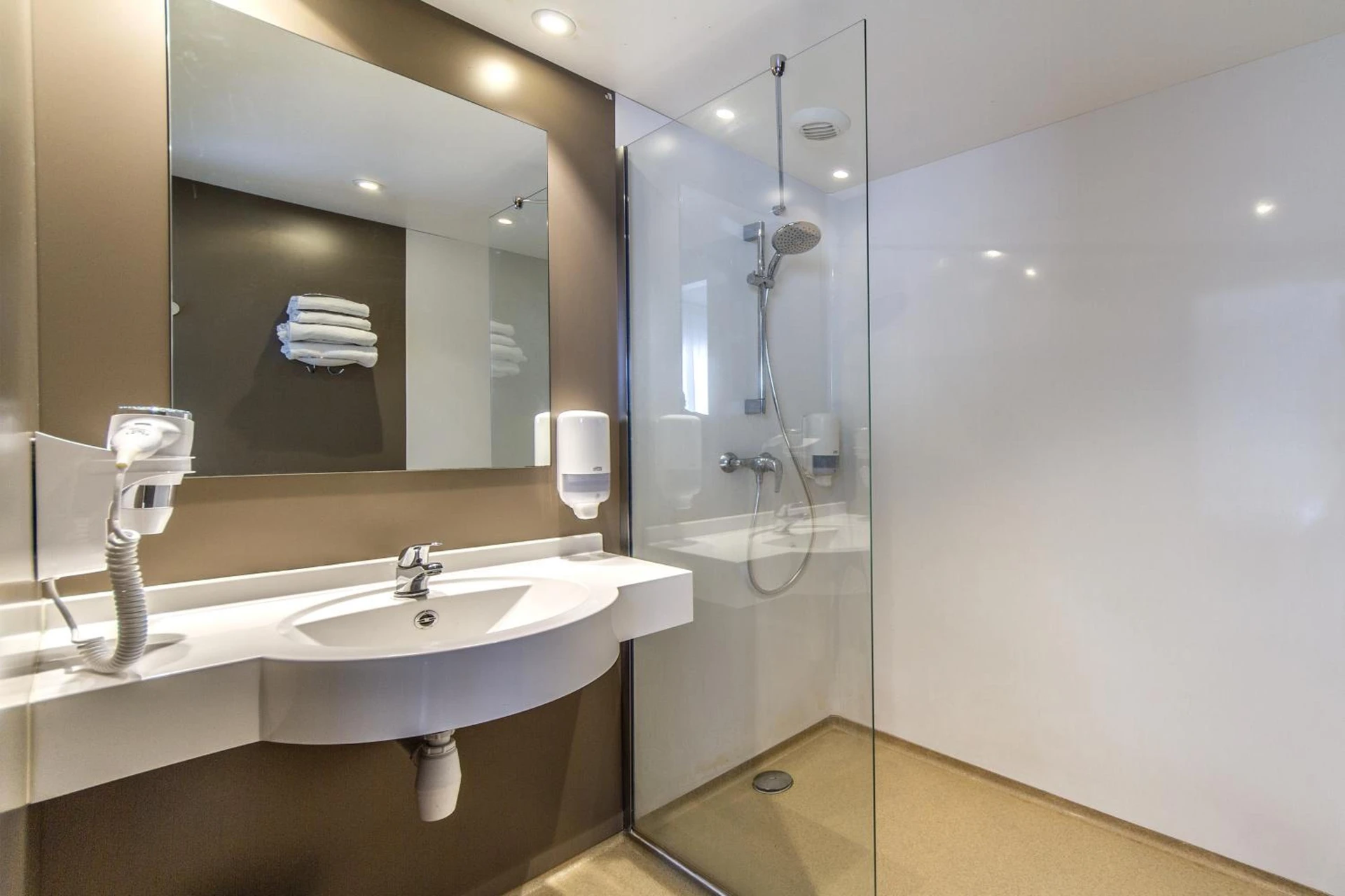Chambre à B&B HOTEL Perpignan Saleilles - Organiser un séminaire d'entreprise à Perpignan