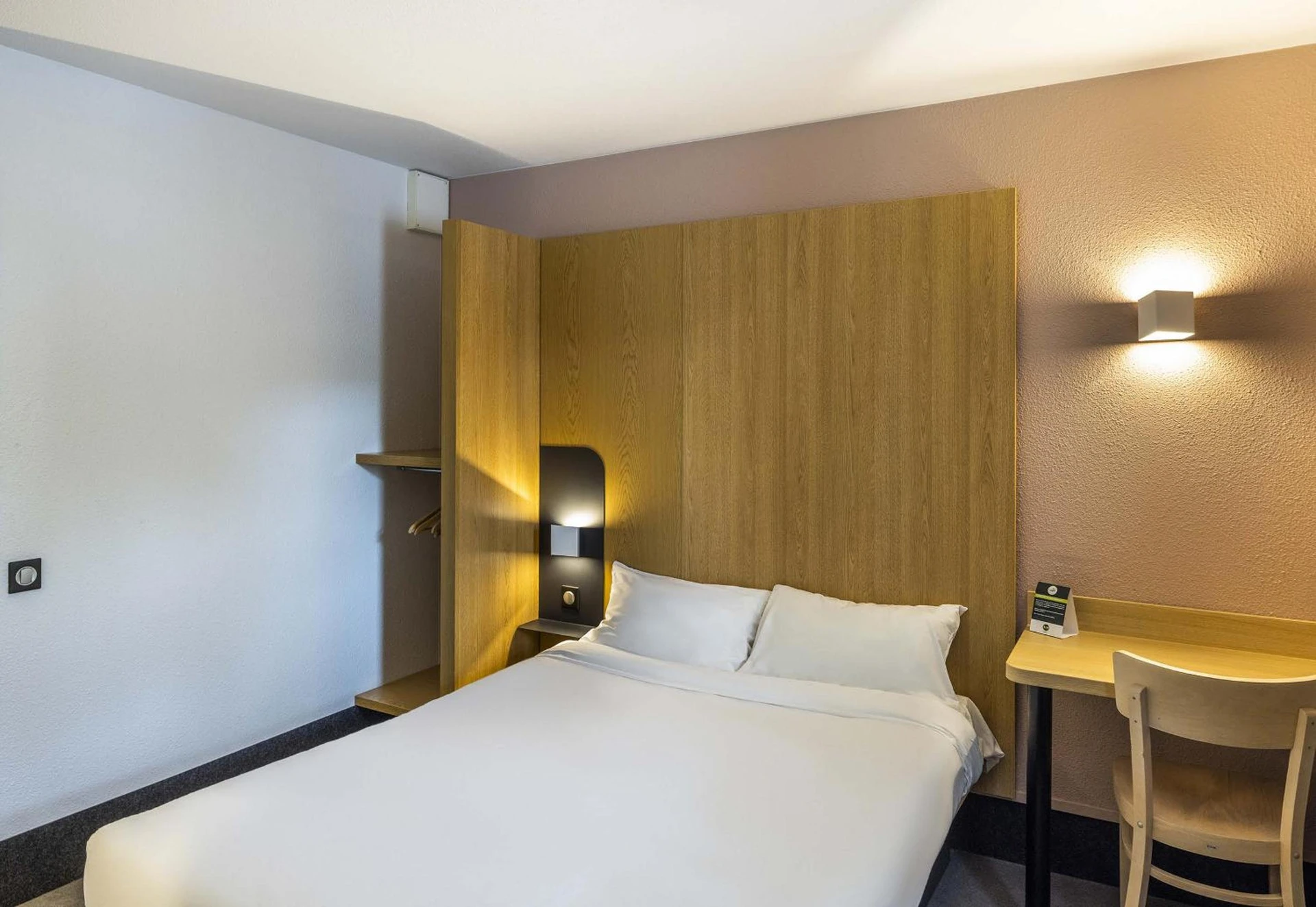 Chambre disponible pour un séminaire d'entreprise à B&B HOTEL Perpignan Sud Porte d'Espagne - Perpignan