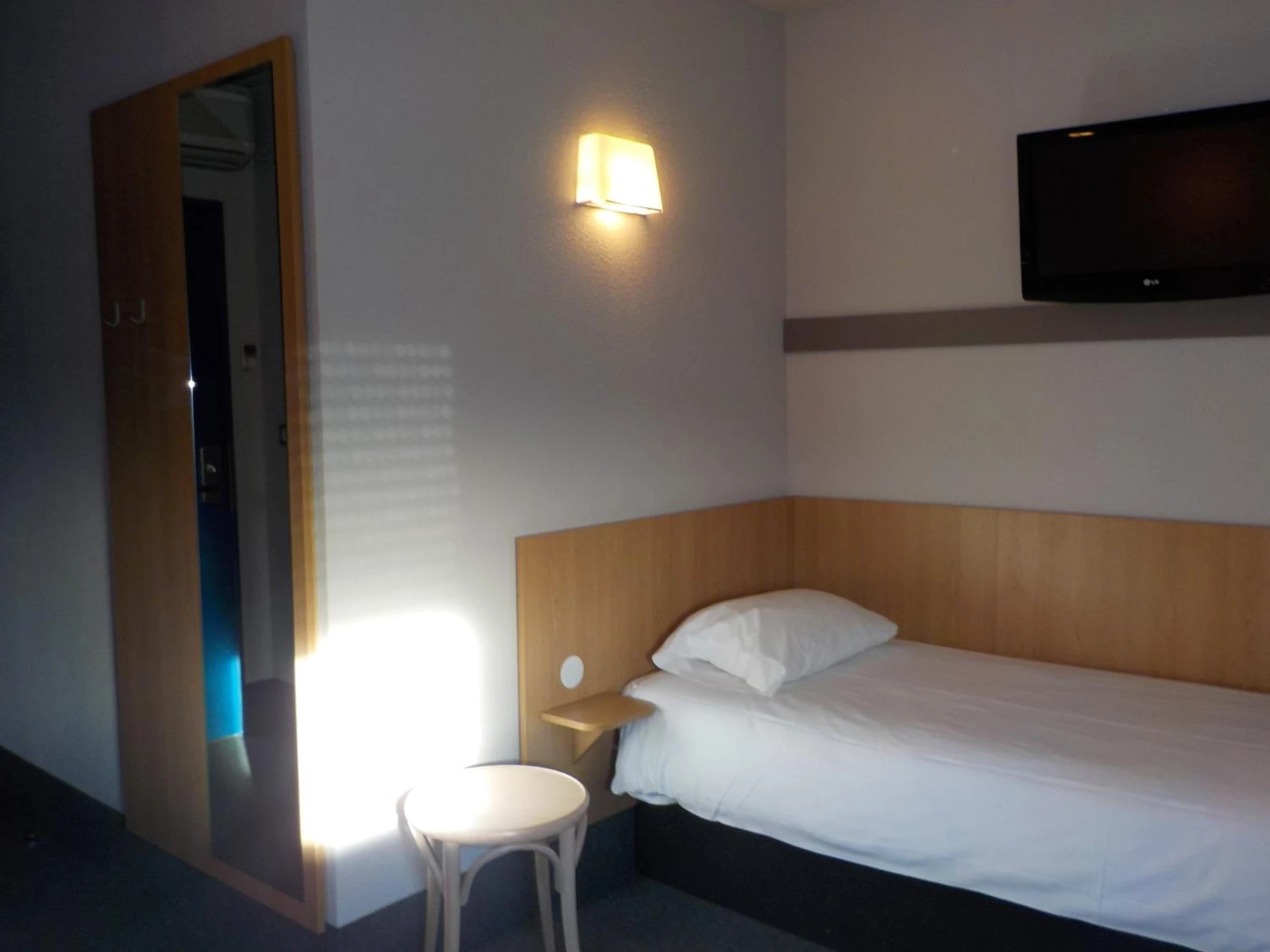 Chambre disponible pour un séminaire d'entreprise à B&B HOTEL Pézenas - Pézenas
