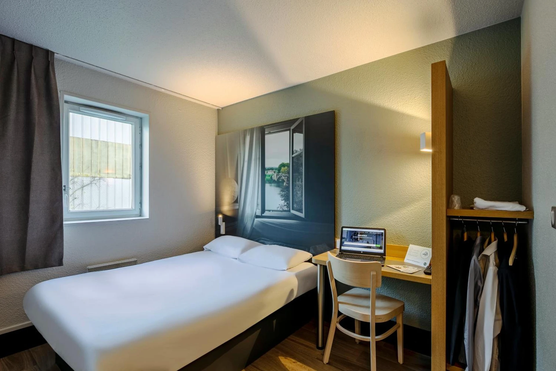 Magnifique chambre pour un séminaire d'entreprise à B&B HOTEL Poitiers 1 Futuroscope - Chasseneuil-du-Poitou
