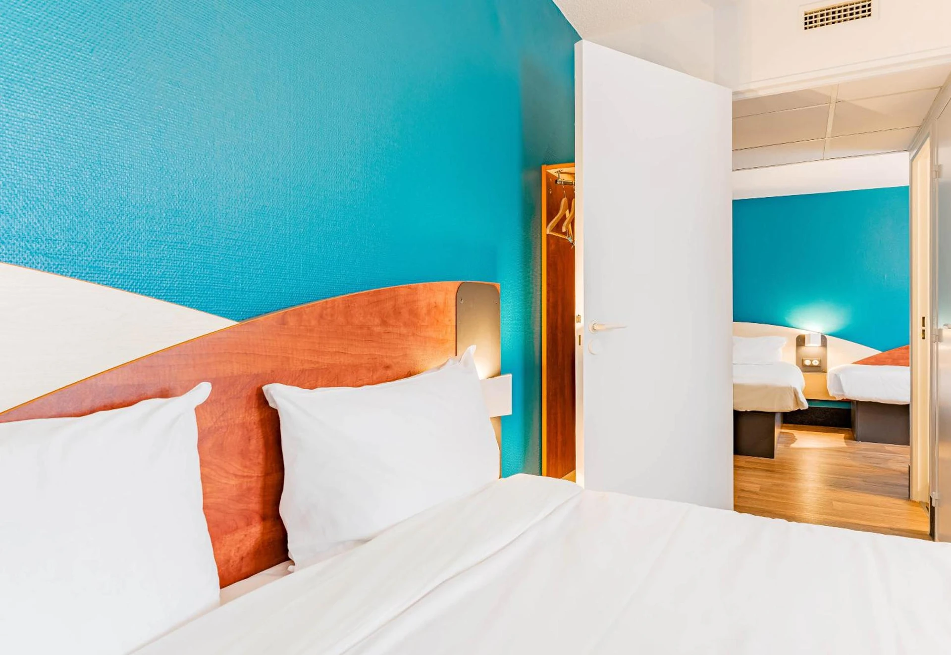 Magnifique chambre pour un séminaire d'entreprise à B&B HOTEL Poitiers 3 Futuroscope - Chasseneuil-du-Poitou