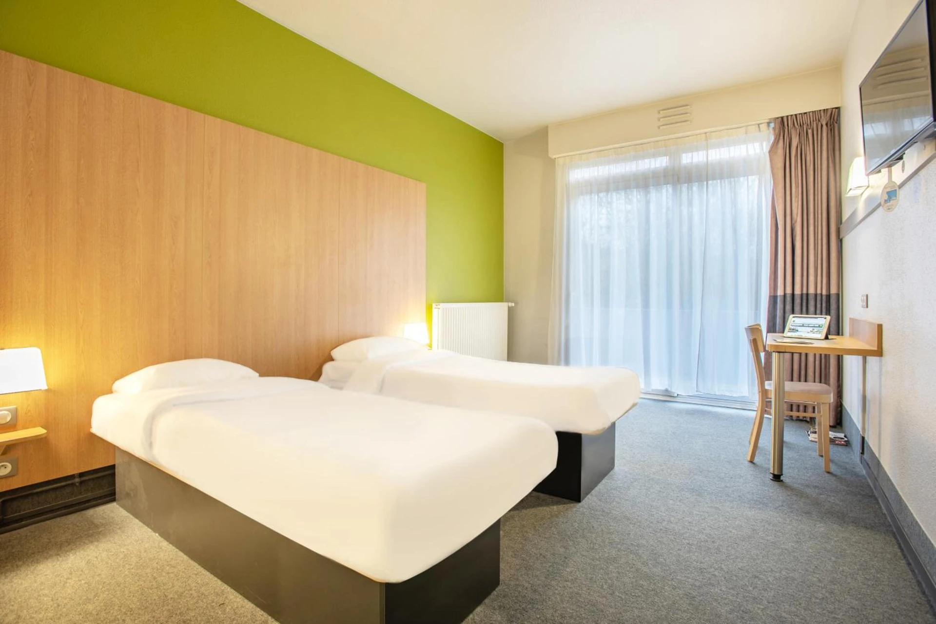 Magnifique chambre pour un séminaire d'entreprise à B&B HOTEL Quimper Sud Bénodet - Quimper