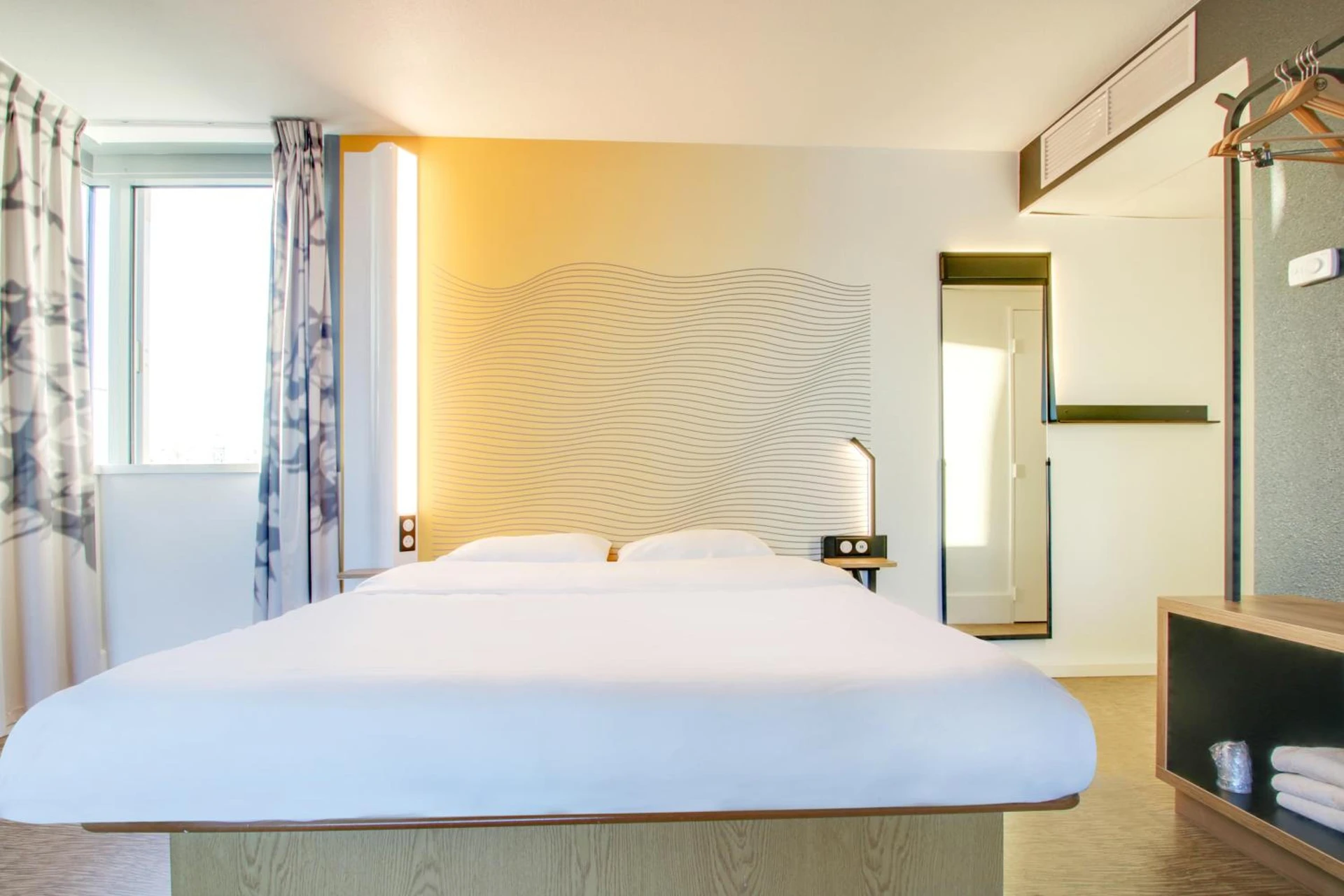Chambre disponible pour un séminaire d'entreprise à B&B HOTEL Reims Bezannes - Reims
