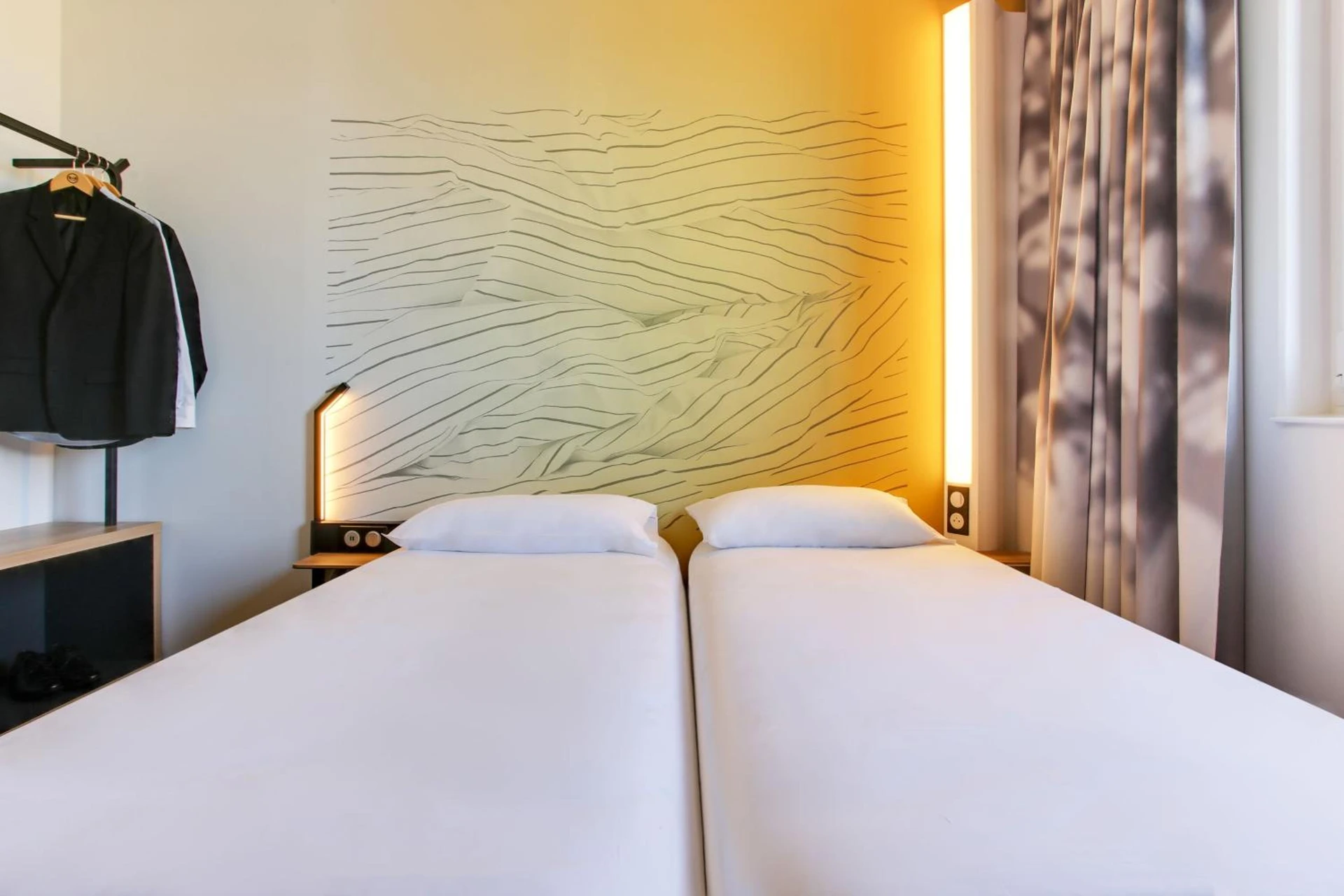 Chambre disponible pour un séminaire d'entreprise à B&B HOTEL Reims Croix Blandin - Reims