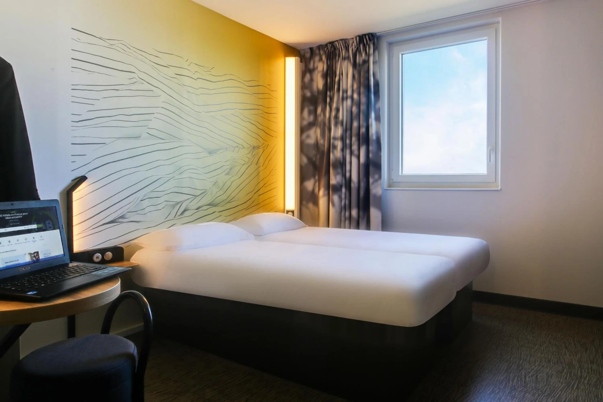 Chambre disponible pour un séminaire d'entreprise à B&B HOTEL Reims Croix Blandin - Reims