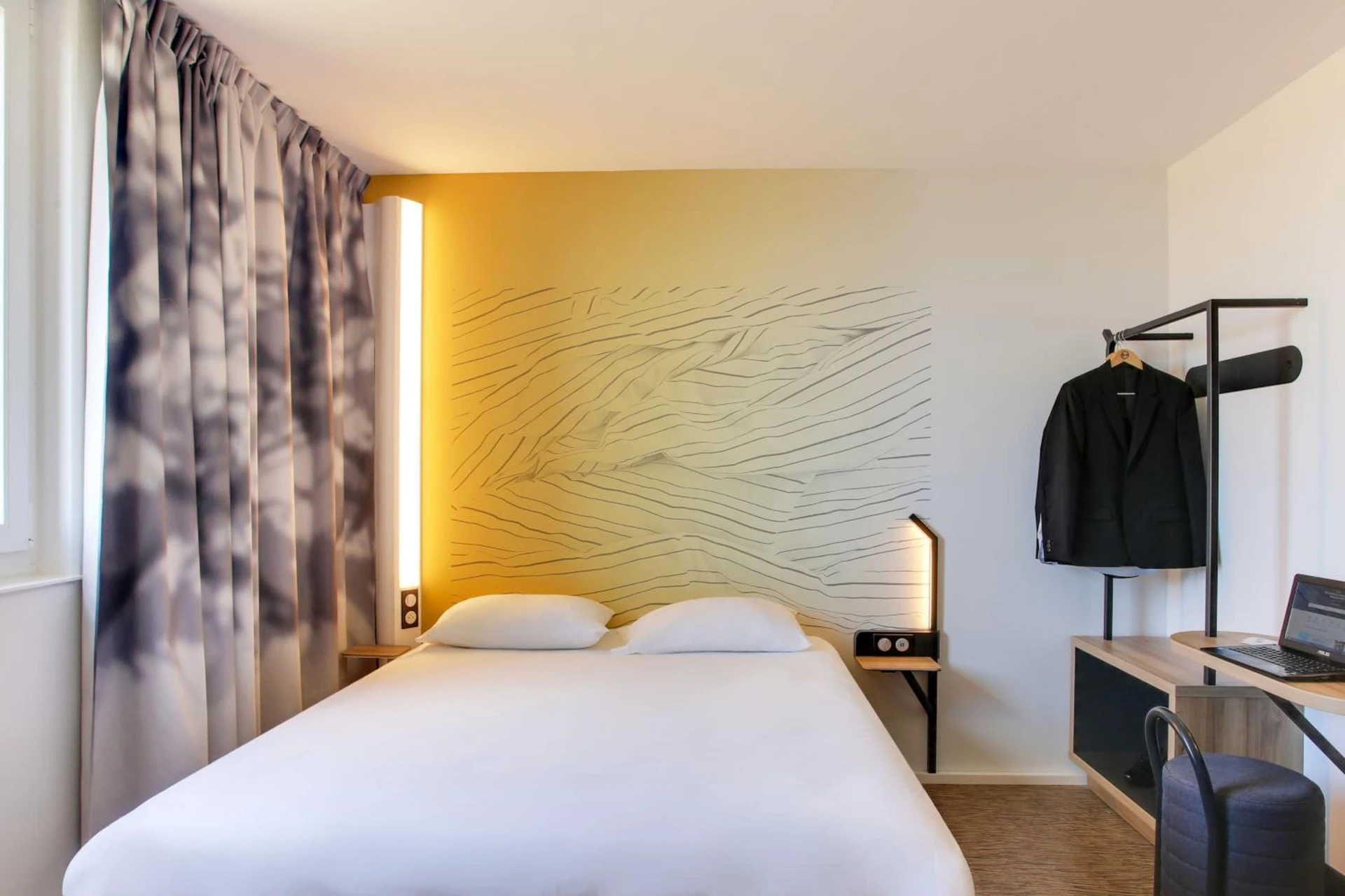Magnifique chambre pour un séminaire d'entreprise à B&B HOTEL Reims Croix Blandin - Reims