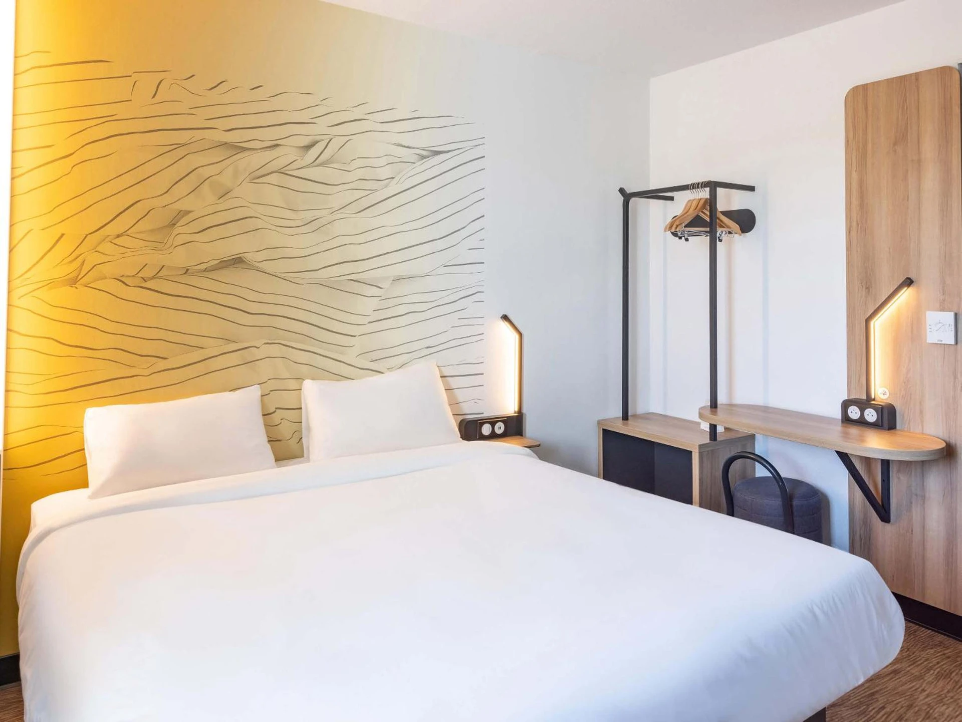 Chambre disponible pour un séminaire d'entreprise à B&B HOTEL Rennes Parc Expo Aéroport - Bruz