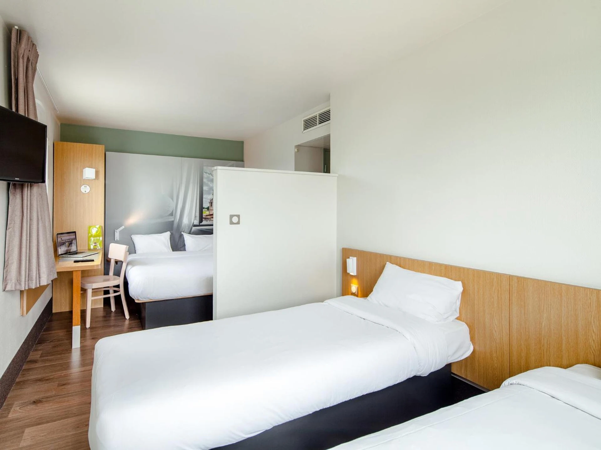 Chambre disponible pour un séminaire d'entreprise à B&B HOTEL Rouen Saint-Étienne-du-Rouvray - Saint-Étienne-du-Rouvray