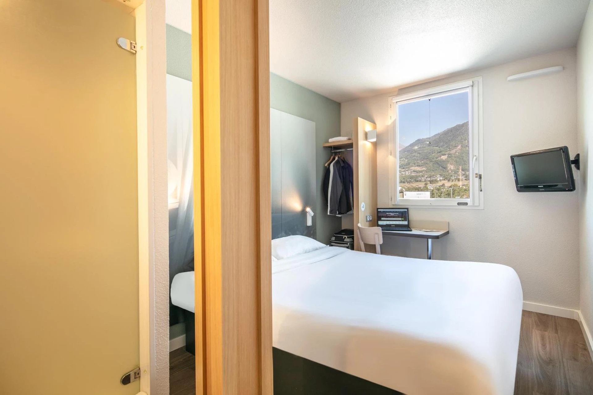 Chambre disponible pour un séminaire d'entreprise à B&B HOTEL Saint Jean De Maurienne - Gisors