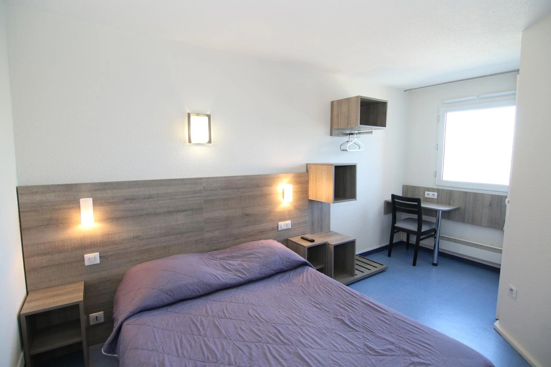 Chambre disponible pour un séminaire d'entreprise à B&B HOTEL Sète Centre Gare - Sète