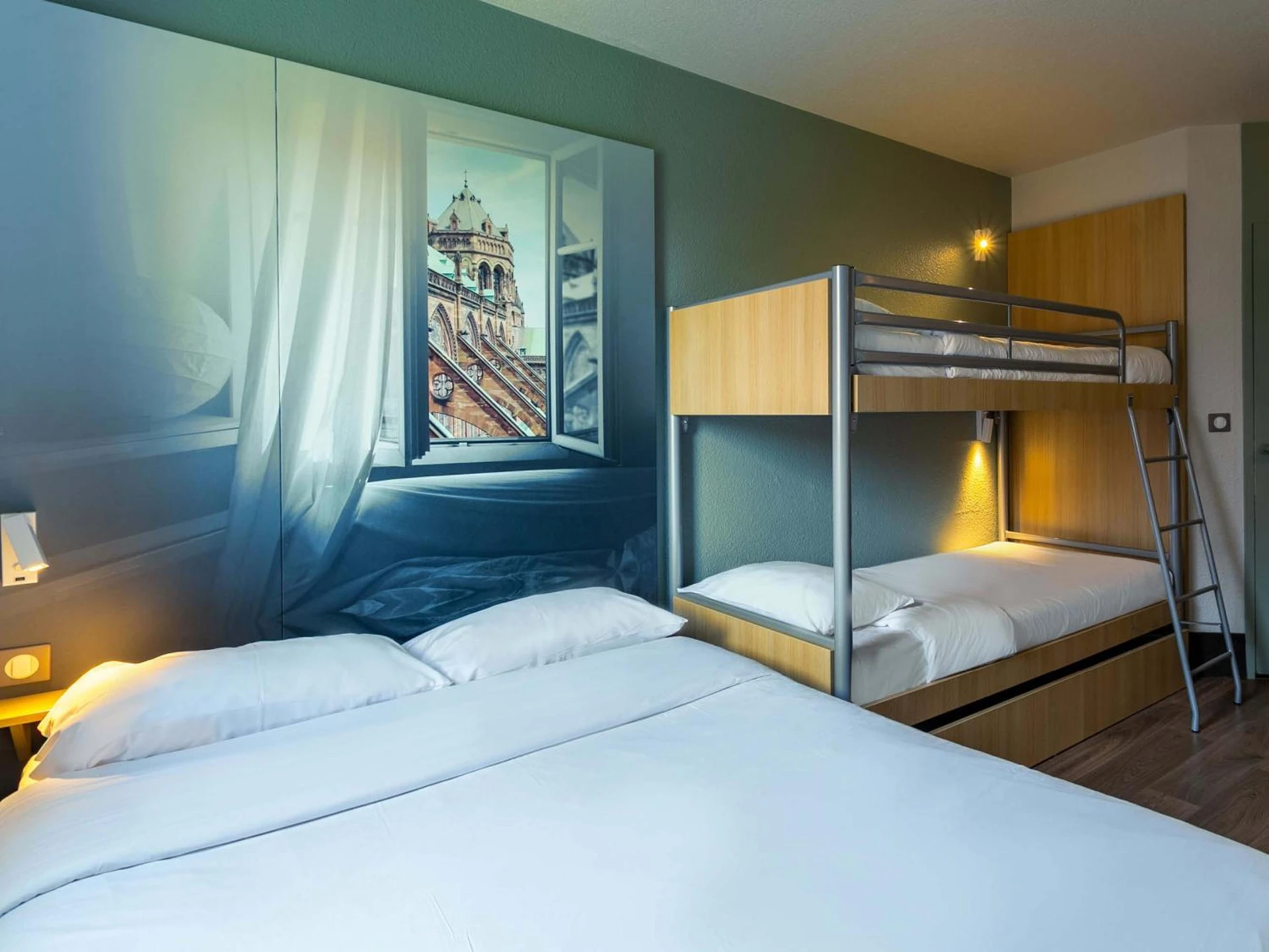 Chambre disponible pour un séminaire d'entreprise à B&B HOTEL Strasbourg Nord Artisans - Vendenheim