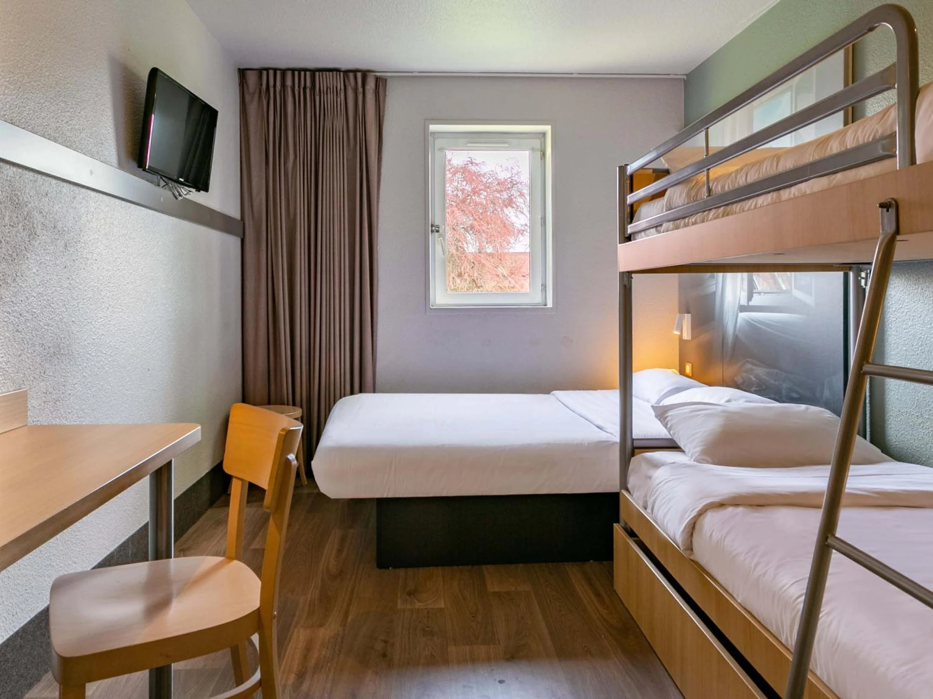 Chambre disponible pour un séminaire d'entreprise à B&B HOTEL Strasbourg Nord Artisans - Vendenheim