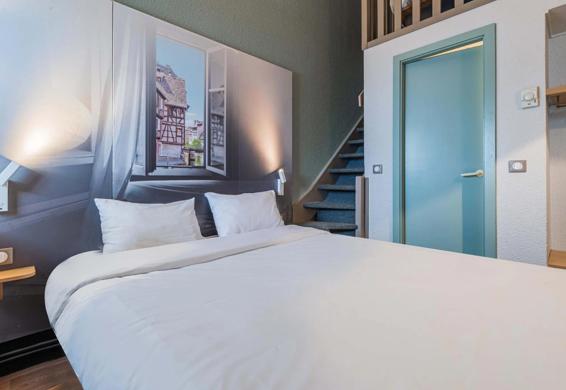 Chambre disponible pour un séminaire d'entreprise à B&B HOTEL STRASBOURG Nord Industrie - Vendenheim