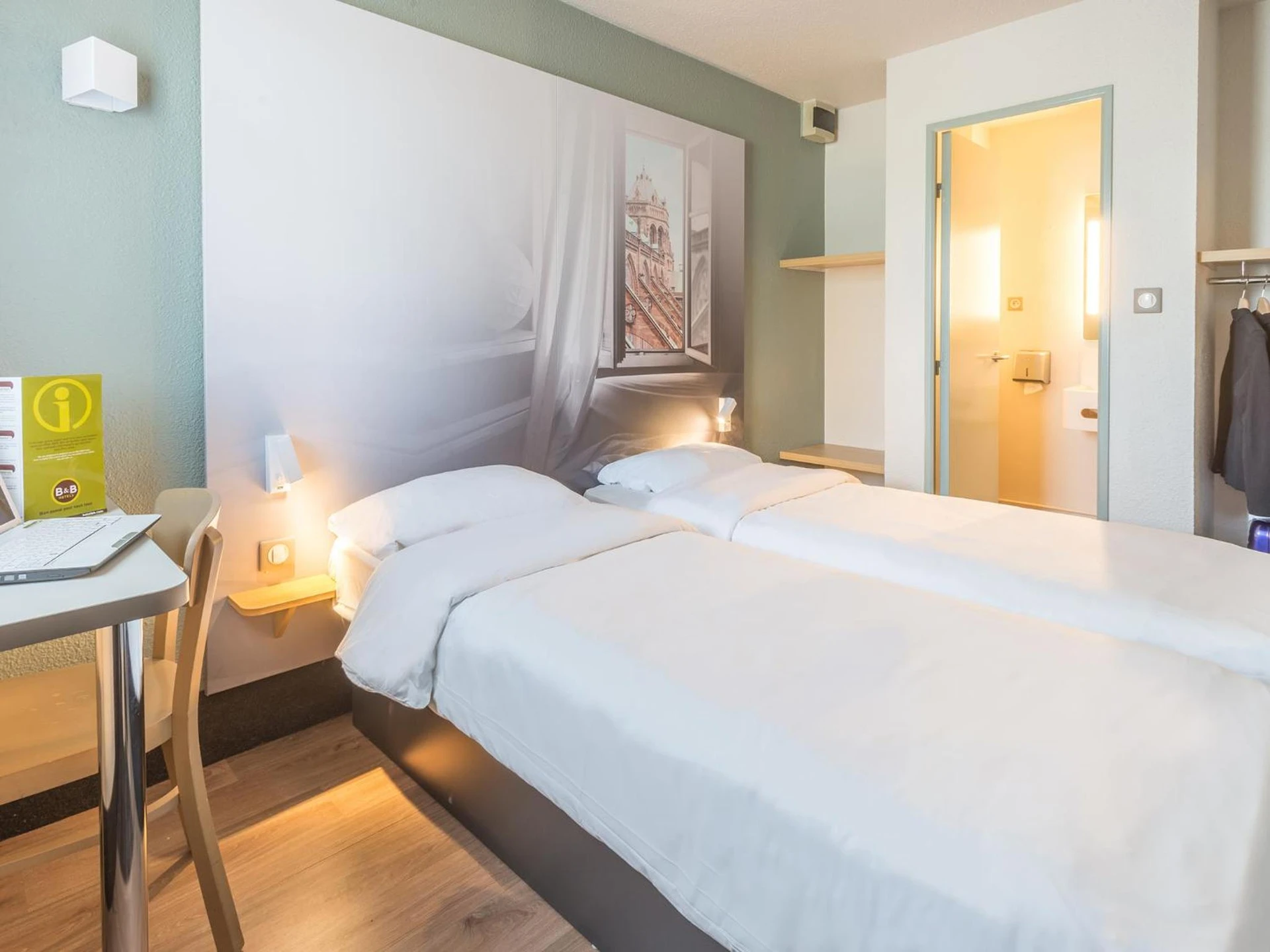 Chambre disponible pour un séminaire d'entreprise à B&B HOTEL Strasbourg Sud Geispolsheim - Geispolsheim