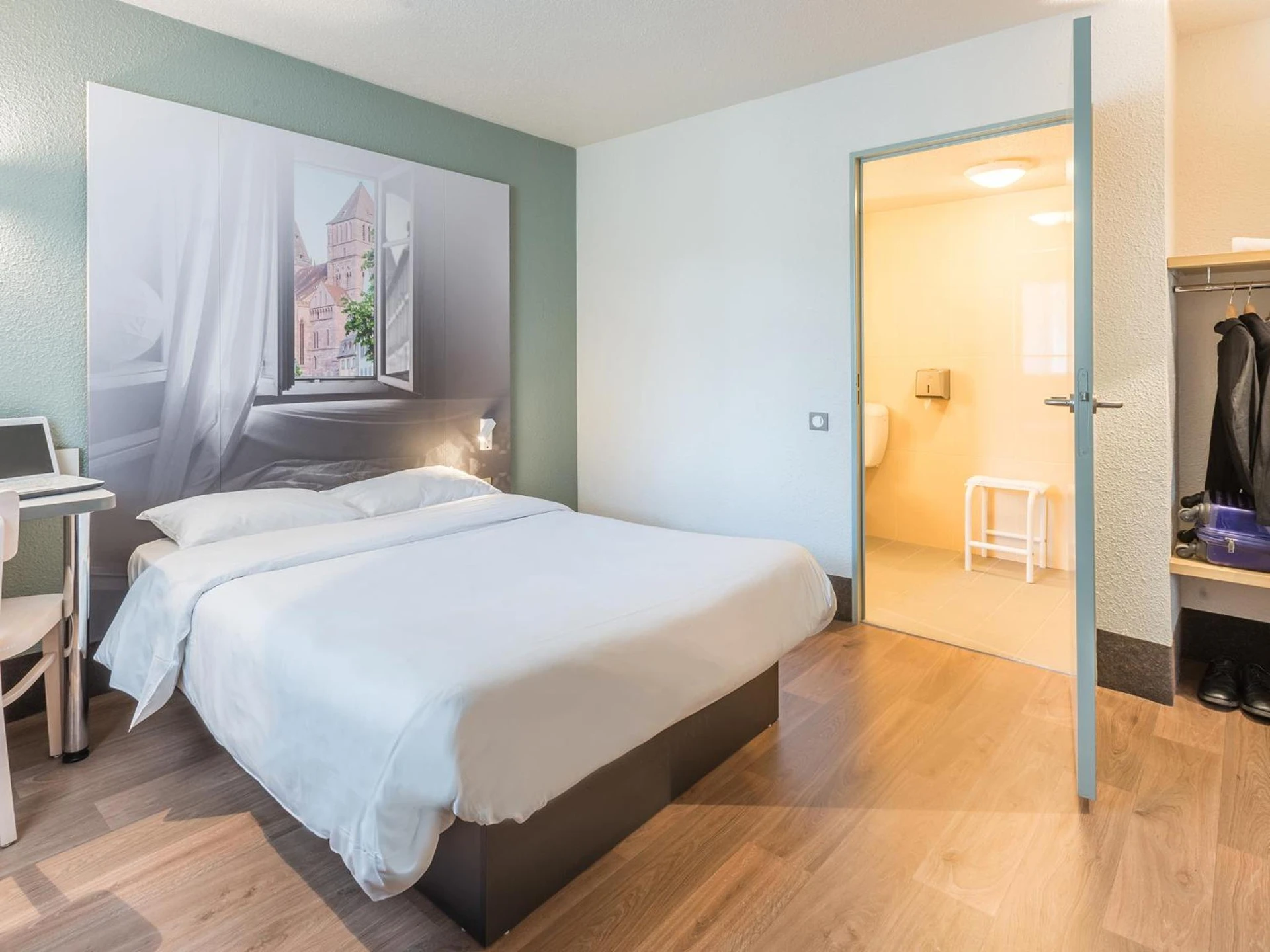 Magnifique chambre pour un séminaire d'entreprise à B&B HOTEL Strasbourg Sud Geispolsheim - Geispolsheim