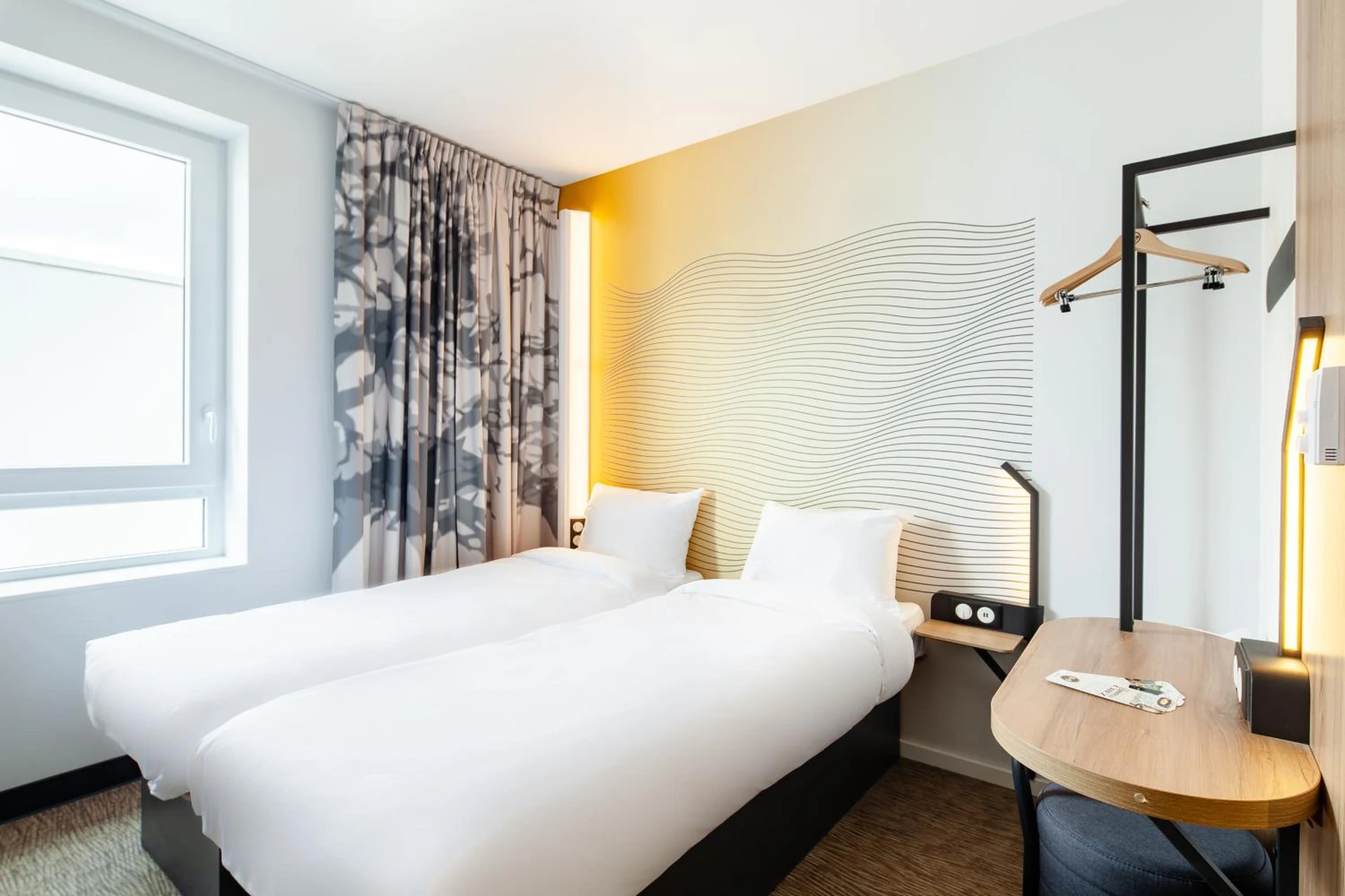 Magnifique chambre pour un séminaire d'entreprise à B&B HOTEL Thionville Centre Gare Porte du Luxembourg A31 - Thionville
