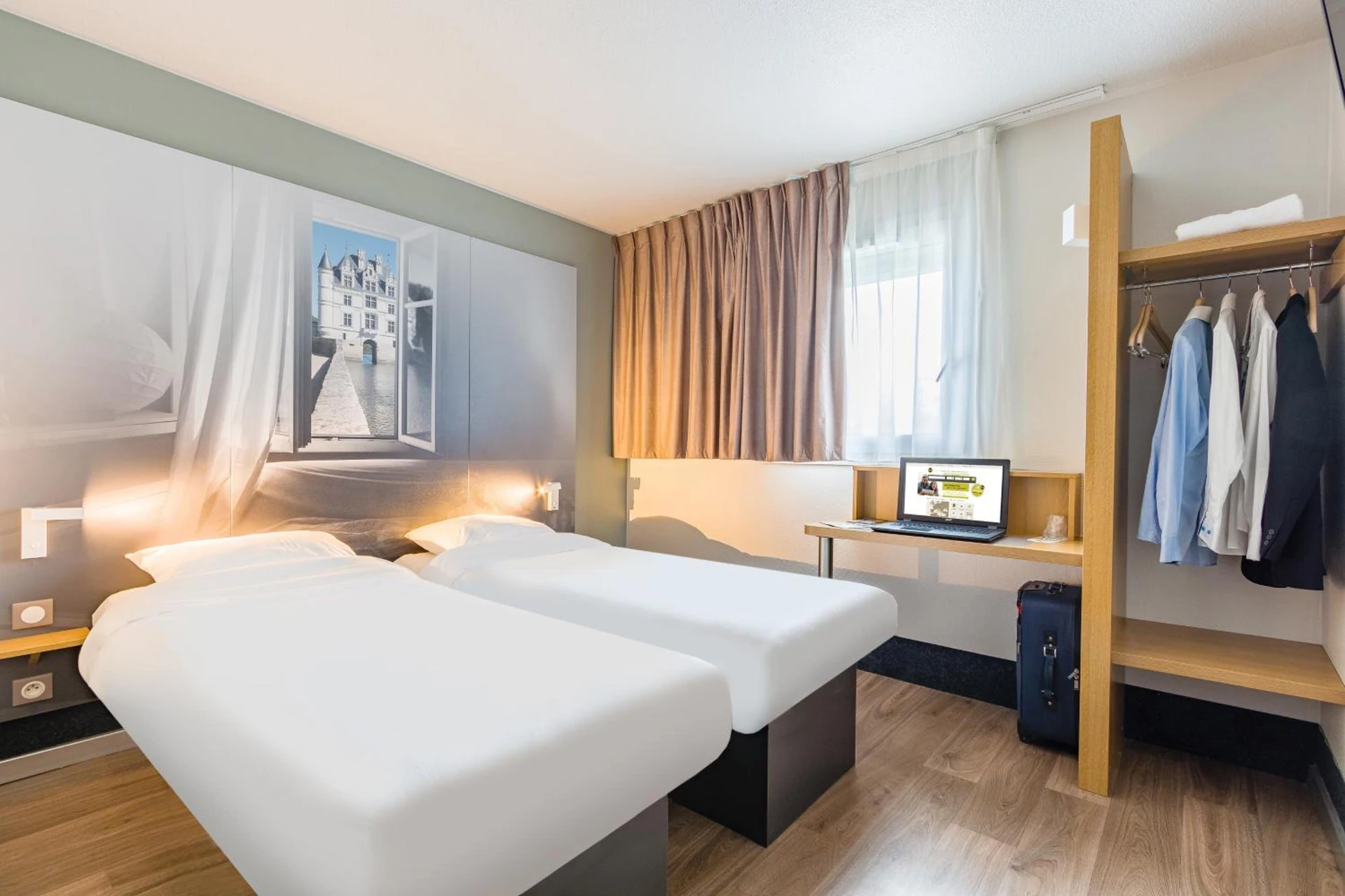 Chambre disponible pour un séminaire d'entreprise à B&B HOTEL Tours Parc Expo St-Avertin - Saint-Avertin